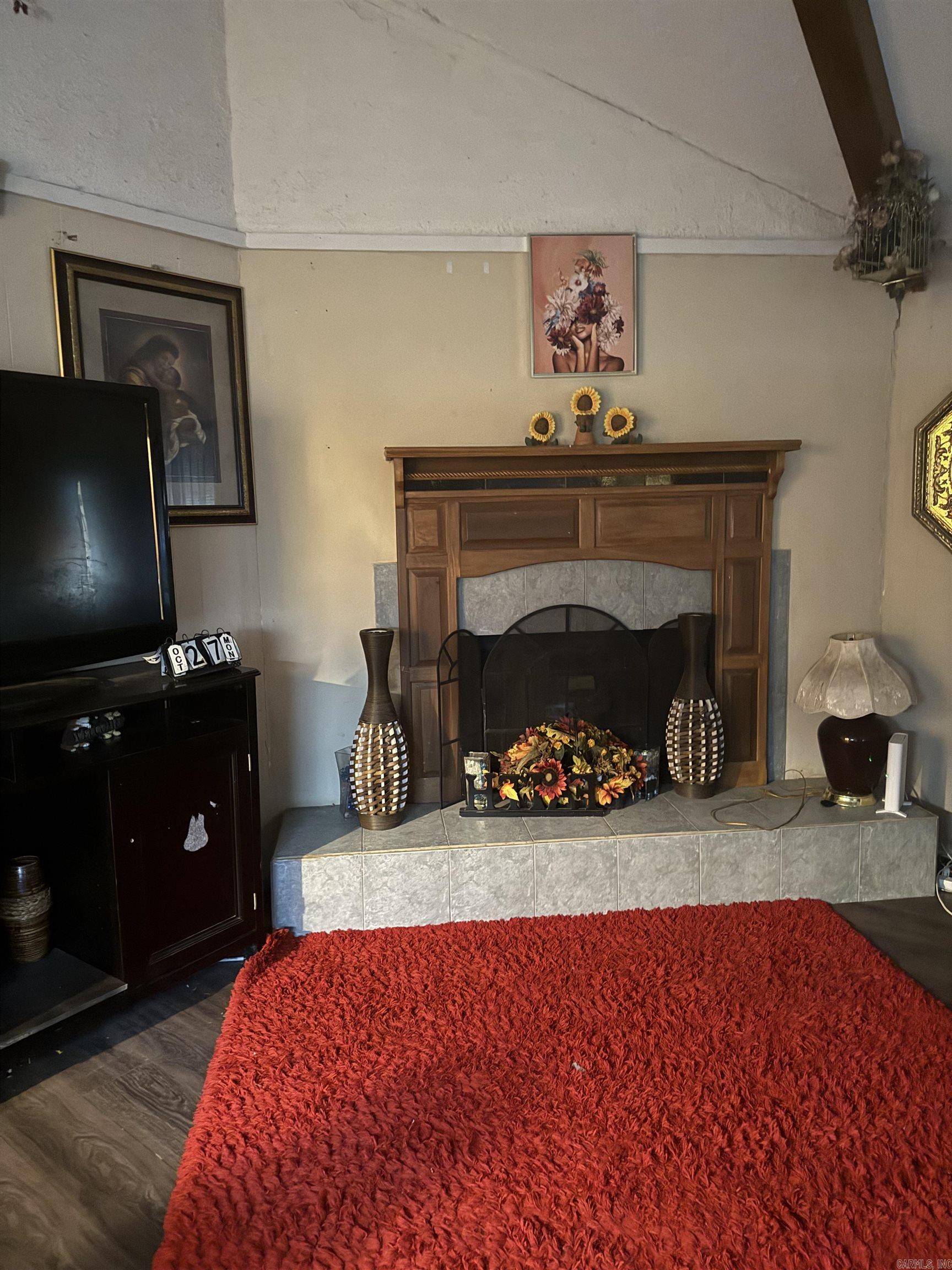 WOODLAND HILLS - Residential