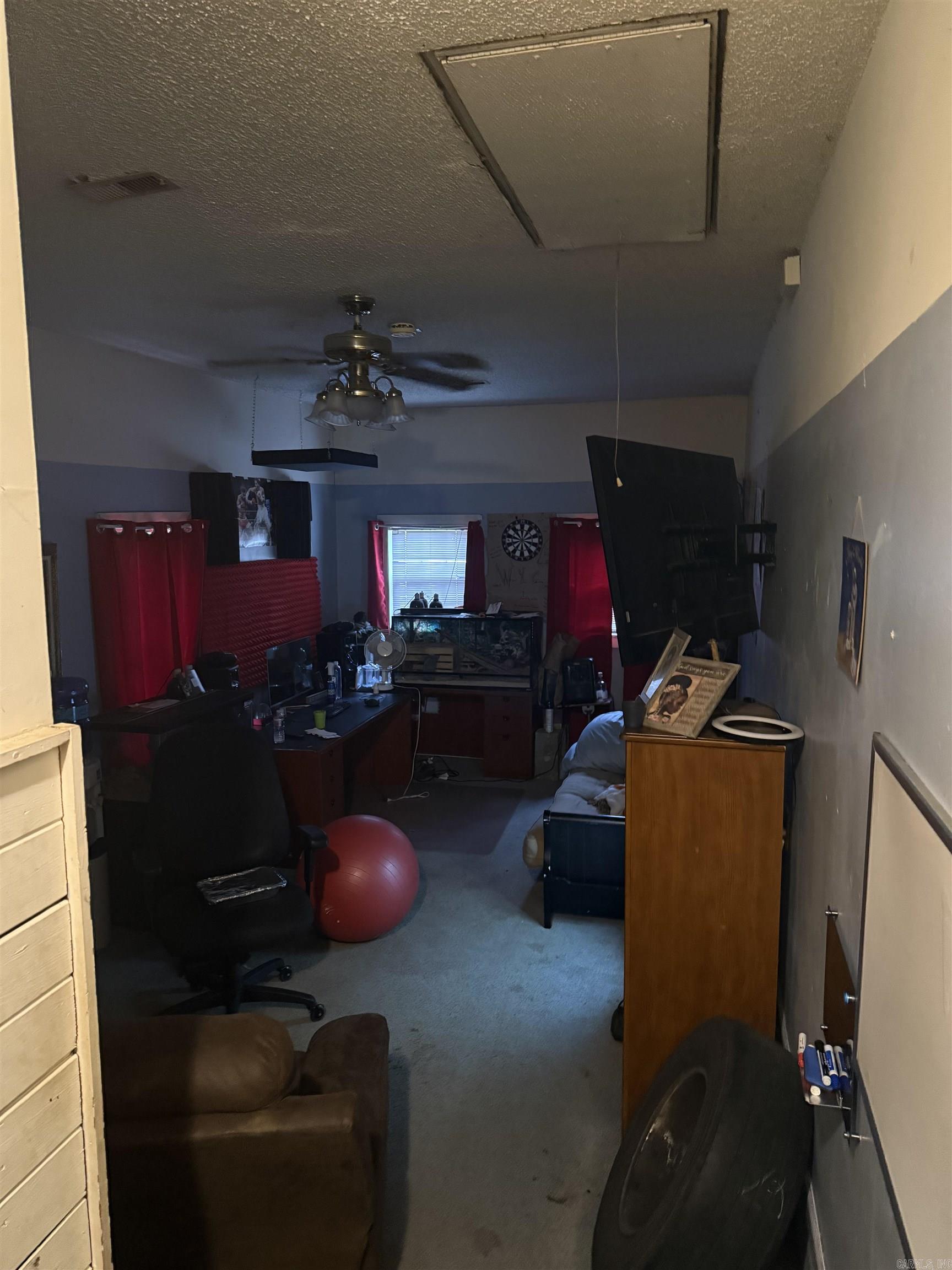 WOODLAND HILLS - Residential