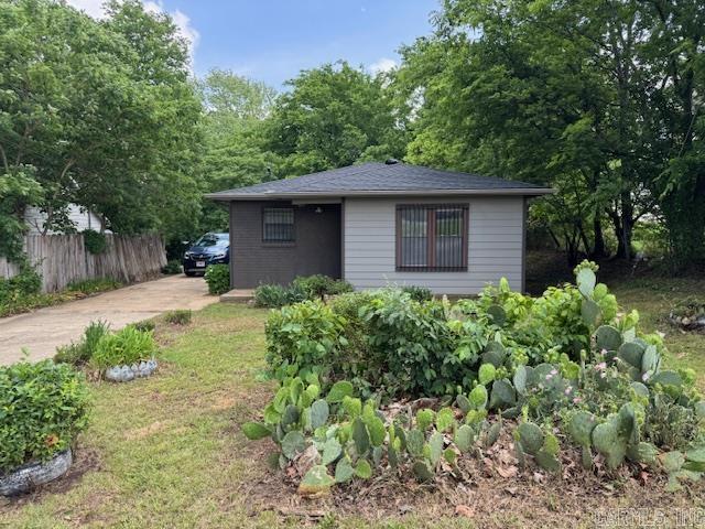 NICE 2BR EFFICIENCY HOME! This 2 bedroom and 1 bathroom home is 872 square feet and recently updated! New roof, new vinyl plank flooring and new paint inside and out. Large loving room, kitchen and dining combo. C/H/A was partially rebuilt in 2018. Kitchen has 2 year old stove and refrigerator. New survey for .18 of an acre with owned circle drive so you donāt have to pull out on to Park Street! City utilities. Lots of beautiful flowers and concrete patio!