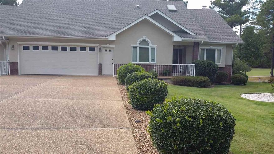 This 3 bedroom, 2 bath  town home is located on one of the best scenic golf lots in Isabella Court. Enhanced by a beautiful and  spacious Arkansas Room, you will never tire of the views. 2 car garage, and extensive landscaping. Updated with Roof 2014, Furniture and appliances, since 2011. Don't be late for this one!