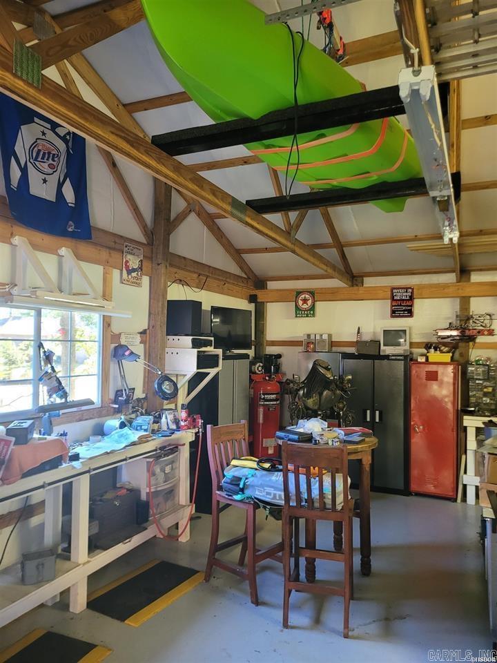 LAKE VIEW - Residential