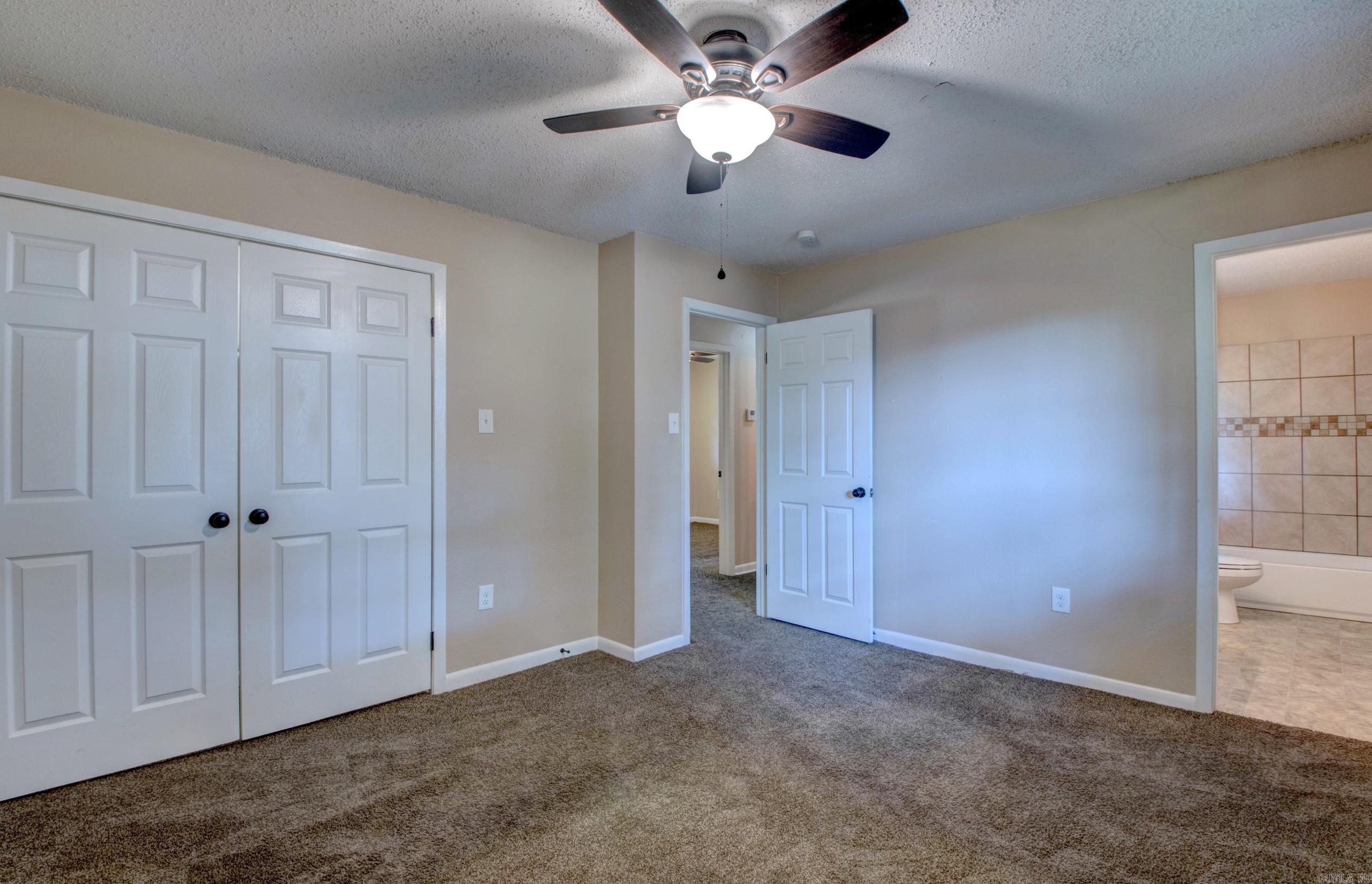 TWIN LAKES - Residential