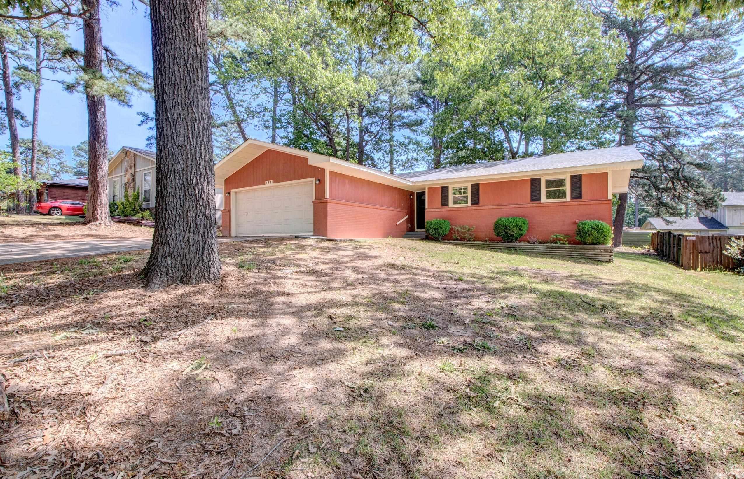 TWIN LAKES - Residential