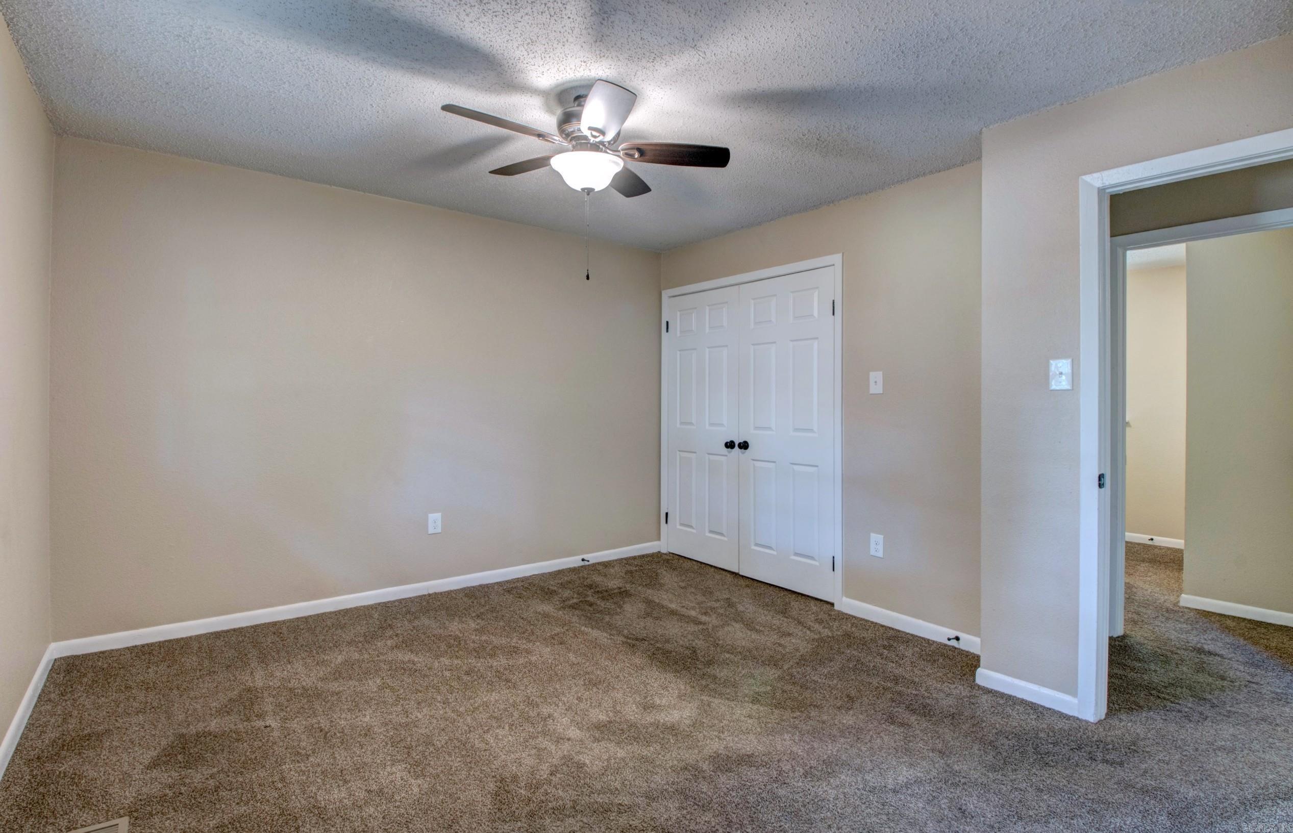 TWIN LAKES - Residential