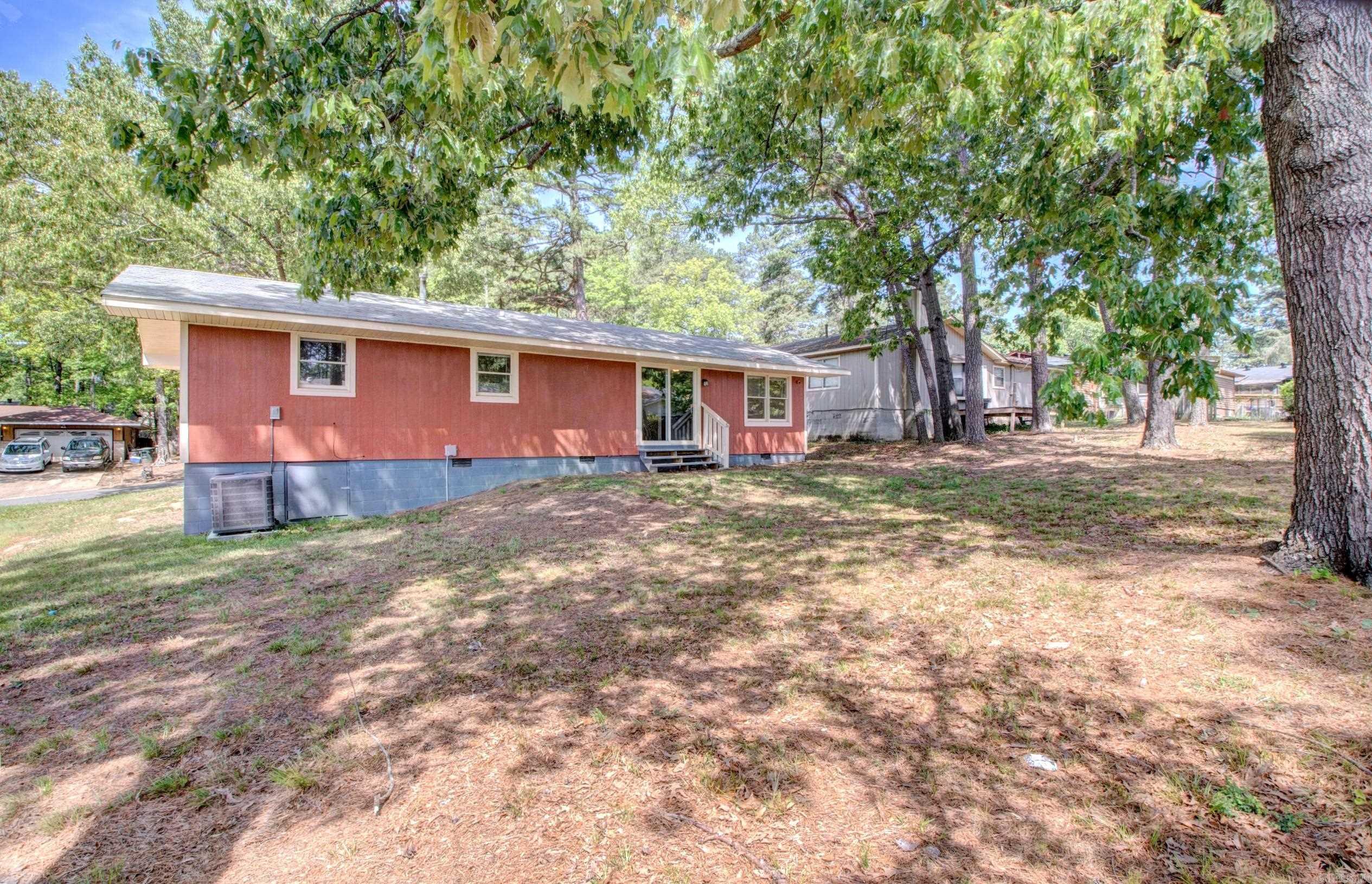 TWIN LAKES - Residential