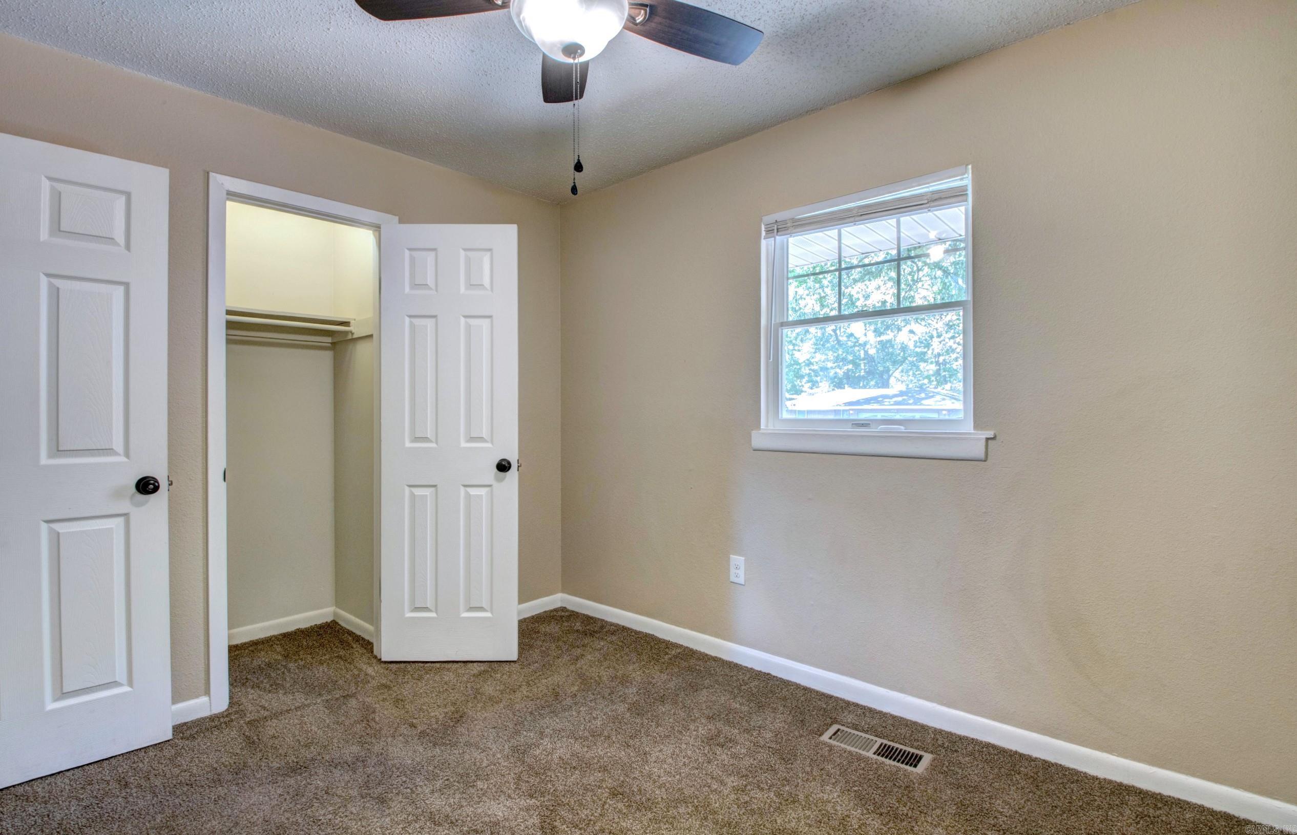 TWIN LAKES - Residential