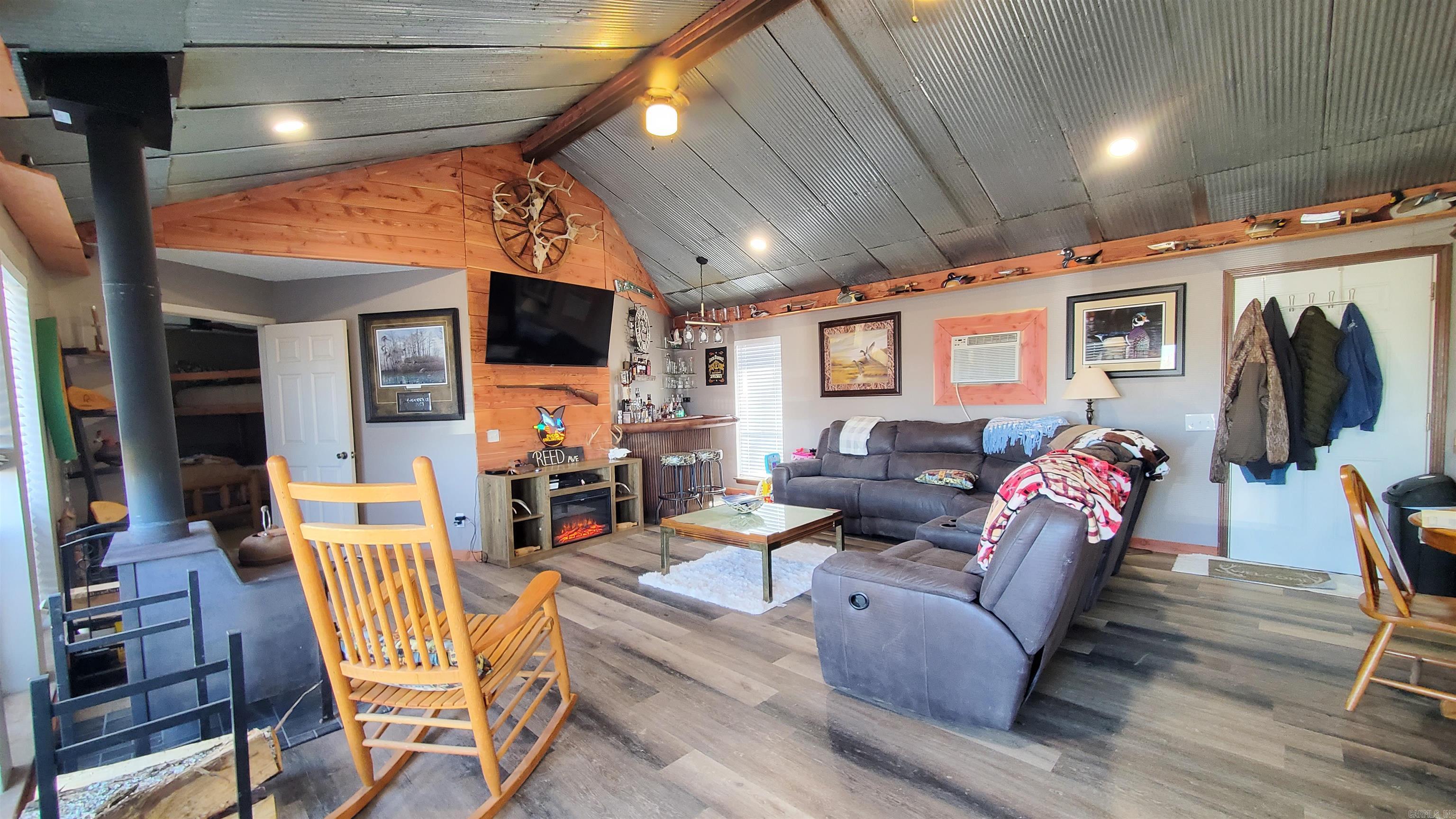 ORIGINAL TOWN DEVALLS BLUFF - Residential