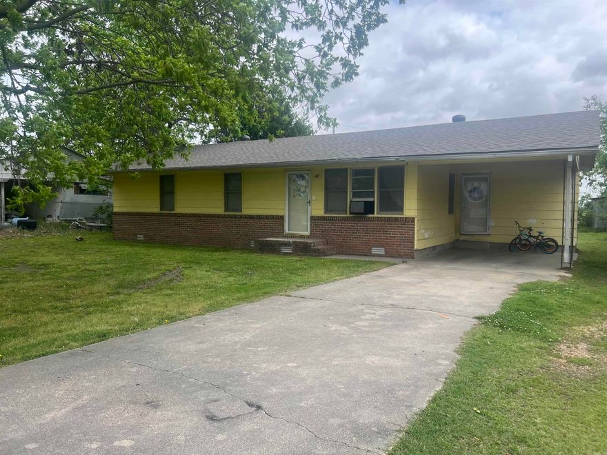 Great investment opportunity or 1st time home buyer.  Home has 3 bedrooms, 1 bathroom.  Eat in kitchen.  Good size laundry room.