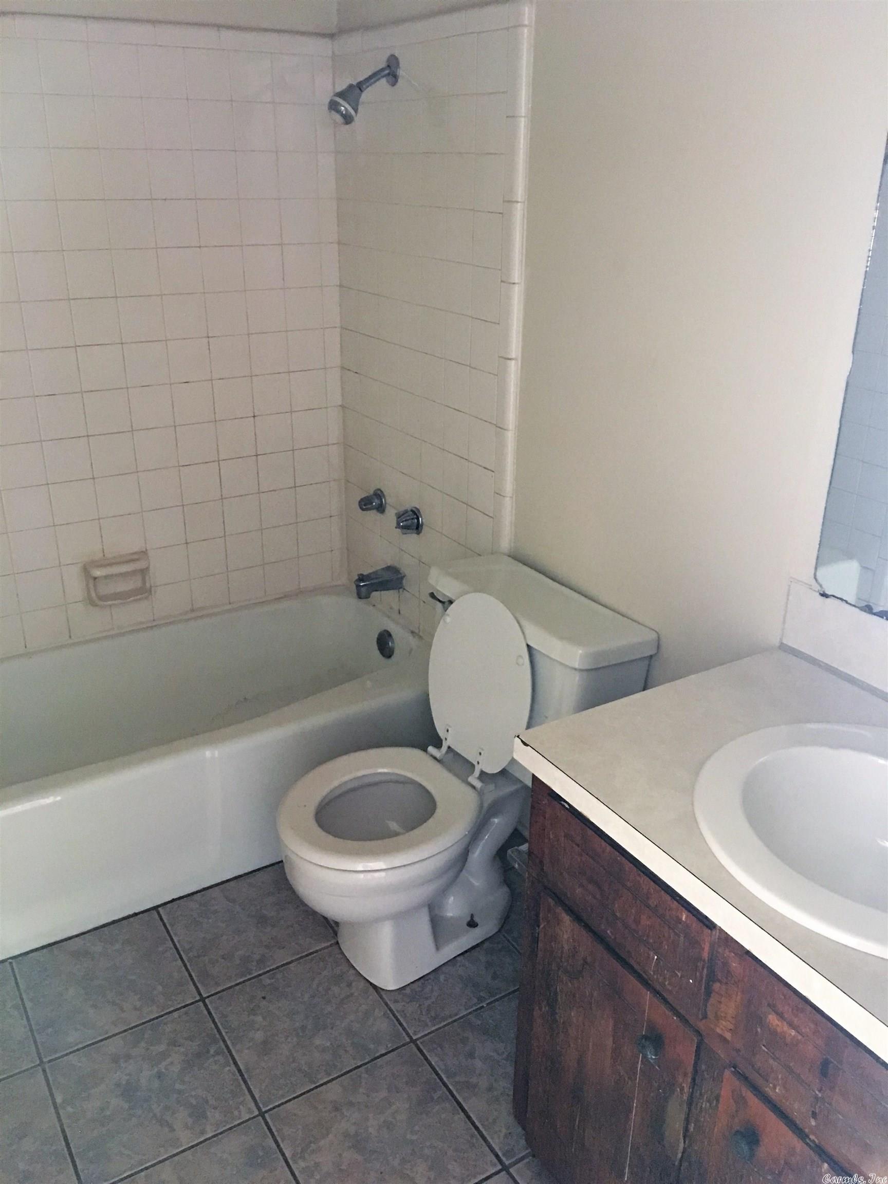 Myster Manor - Residential Lease