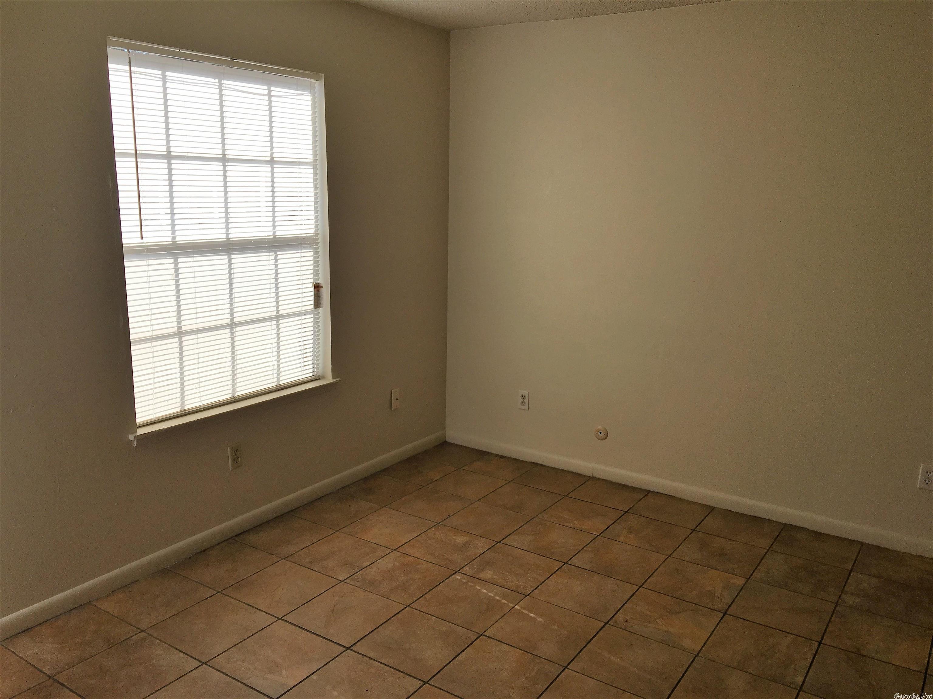 Myster Manor - Residential Lease