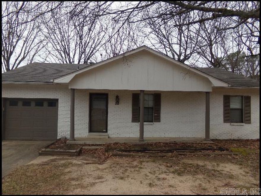 *WEST LITTLE ROCK* MOVE IN SPECIAL: FULL FIRST MONTHS RENT FREE FOR APPROVED APPLICANT!! BEAUTIFUL HOME IN POINT WEST SUBDIVISION!! This 3 Bedroom And 2 Bath Home Features Over 1200 Square Feet Of Living Space! Vinyl And Tile Floors Throughout! Electric Range, Refrigerator, And Dishwasher Provided In Kitchen! Washer And Dryer Provided For Convenience! Shaded Backyard With Back Deck For Entertainment! 1 Car Garage For Parking Or Storage! PET FRIENDLY!AVAILABLE NOW!!! <a href='https://raineyrealty.com/virtualtour.php?r=eP9sjo'> Click here for a 360° Virtual Tour</a>