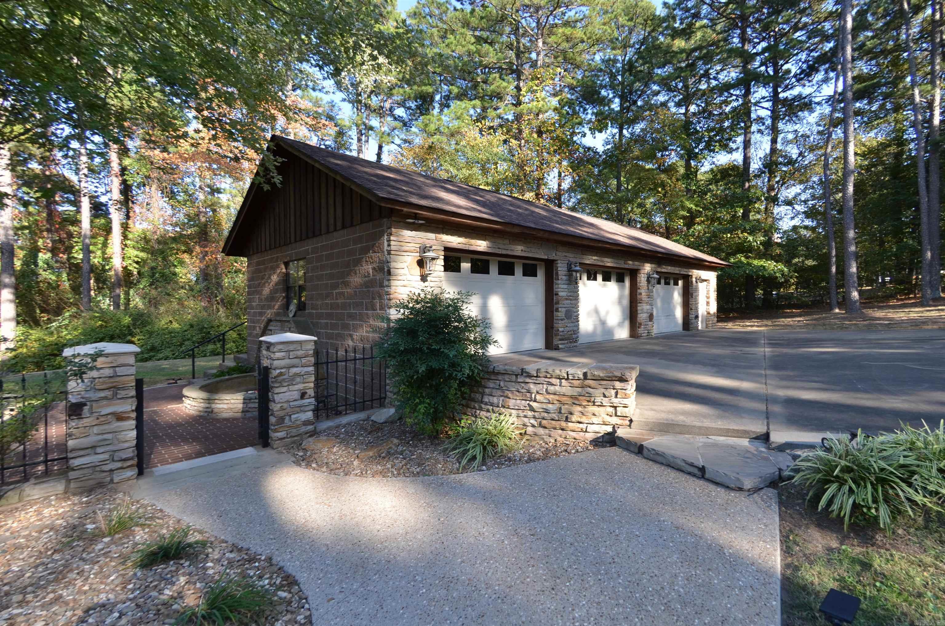 PINE CREST ESTATES - Residential