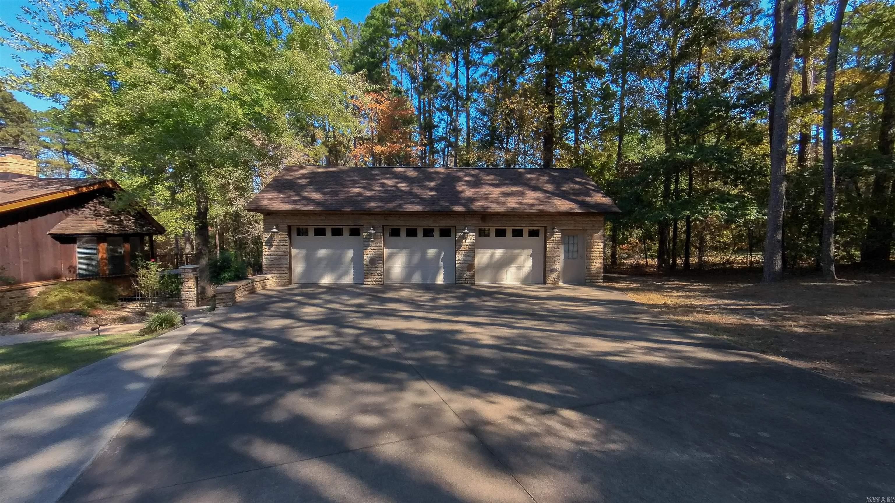 PINE CREST ESTATES - Residential