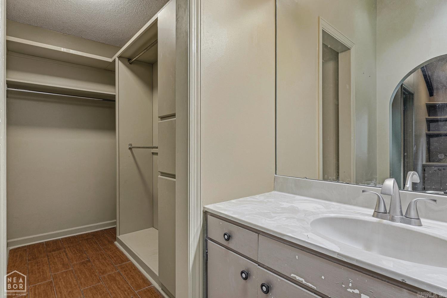Parkers Woodland Hills - Residential