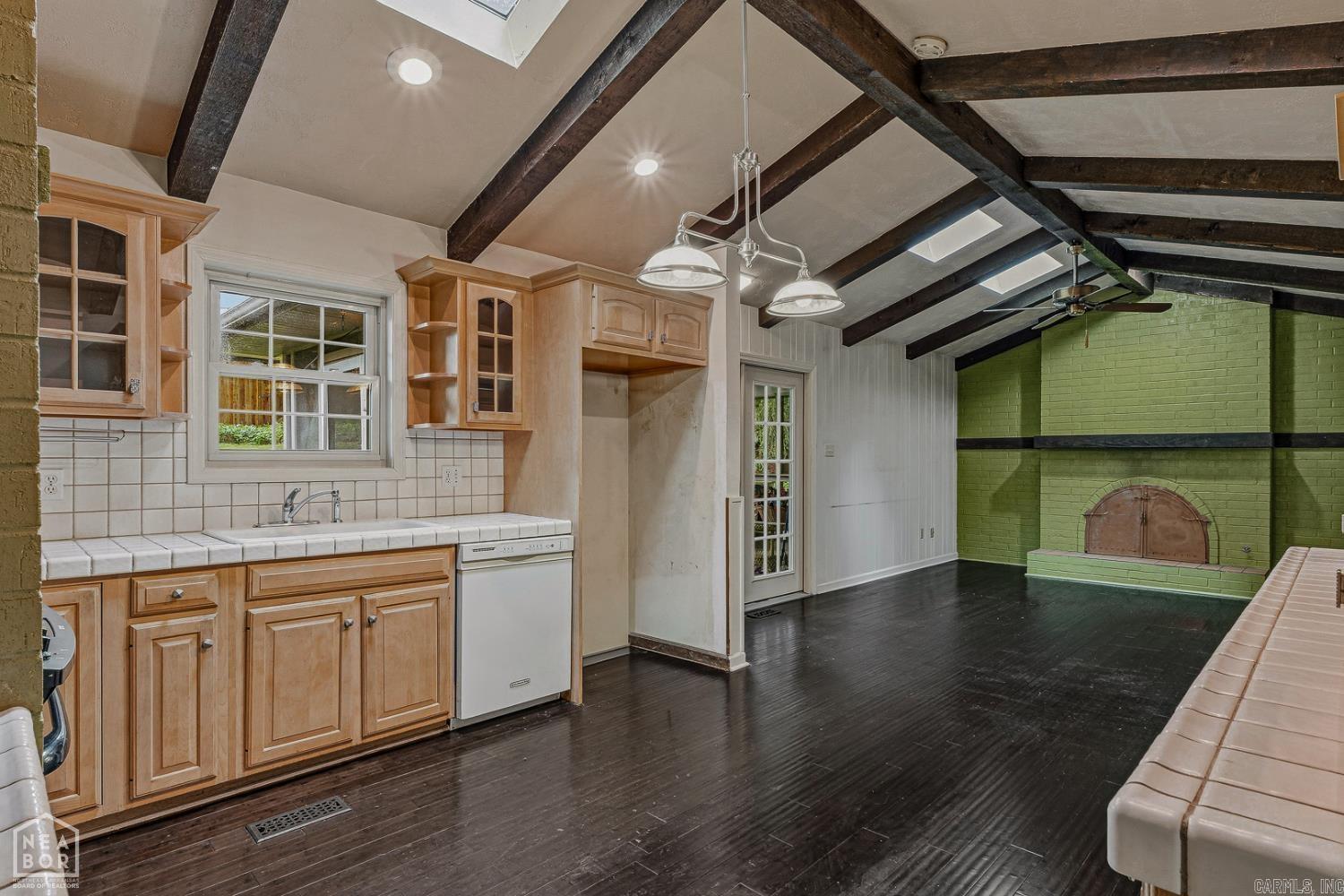 Parkers Woodland Hills - Residential