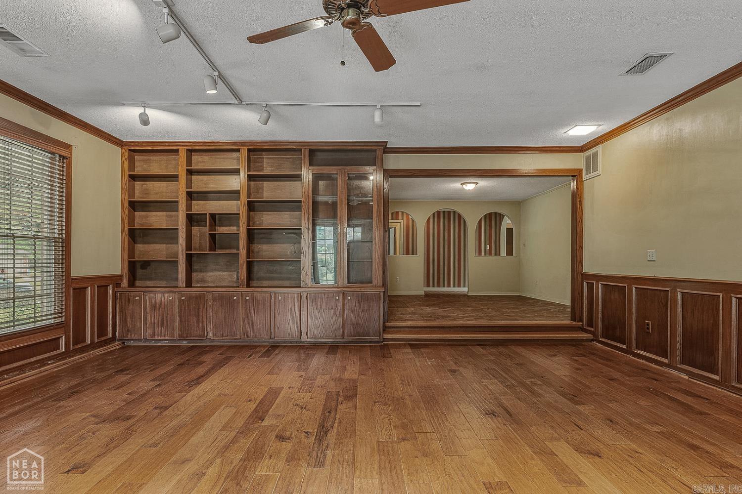 Parkers Woodland Hills - Residential