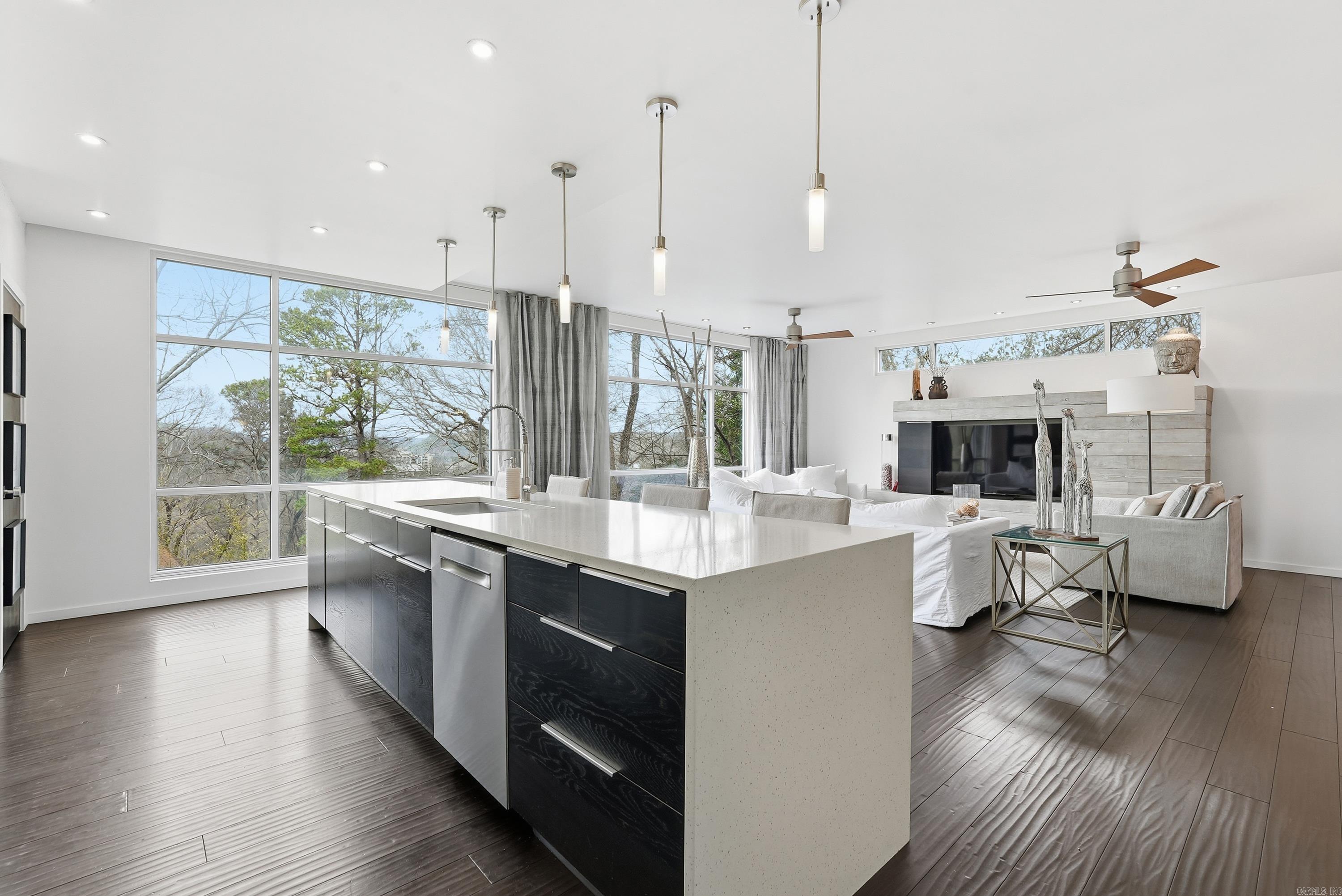 OAKWOOD MANOR - Residential