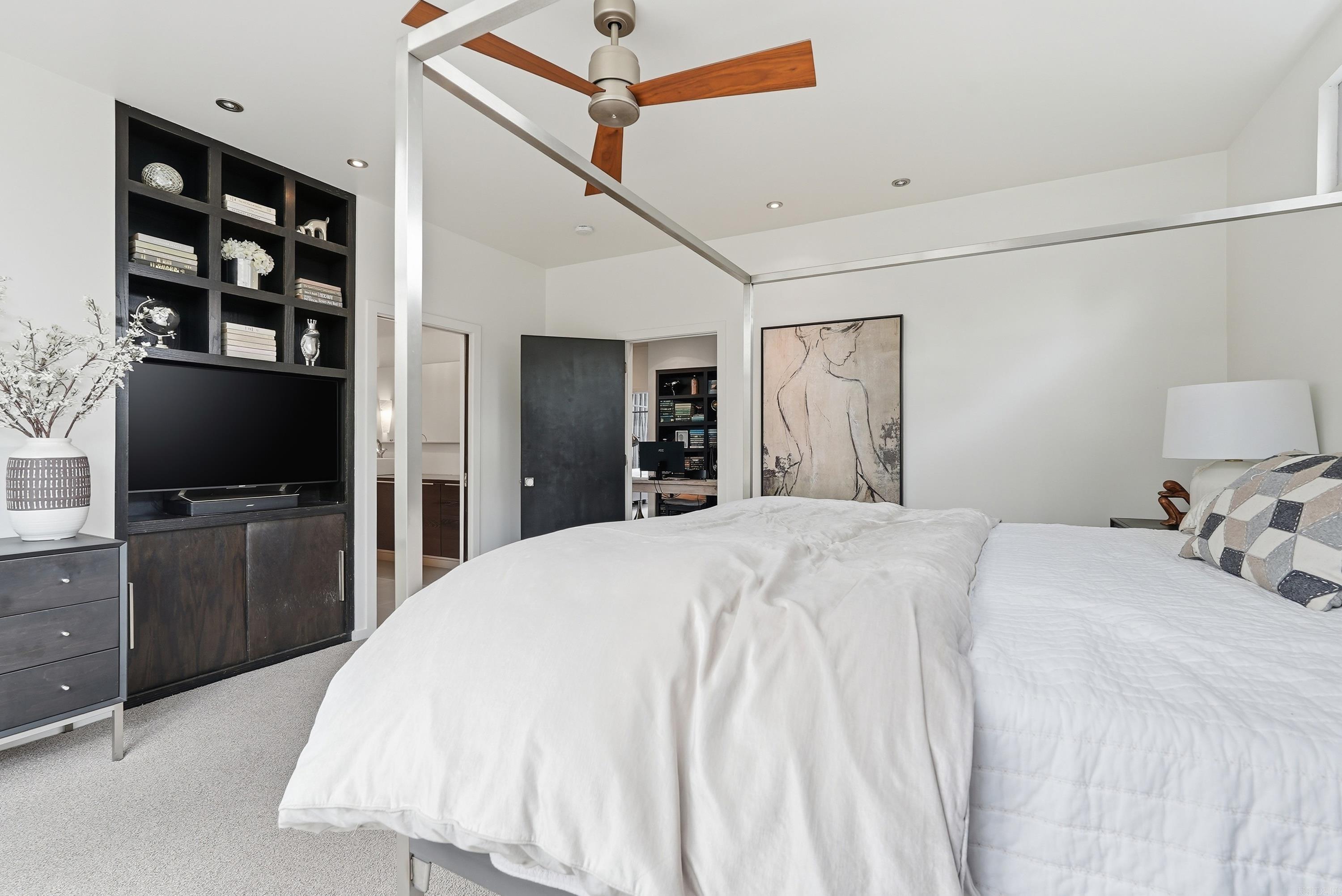 OAKWOOD MANOR - Residential