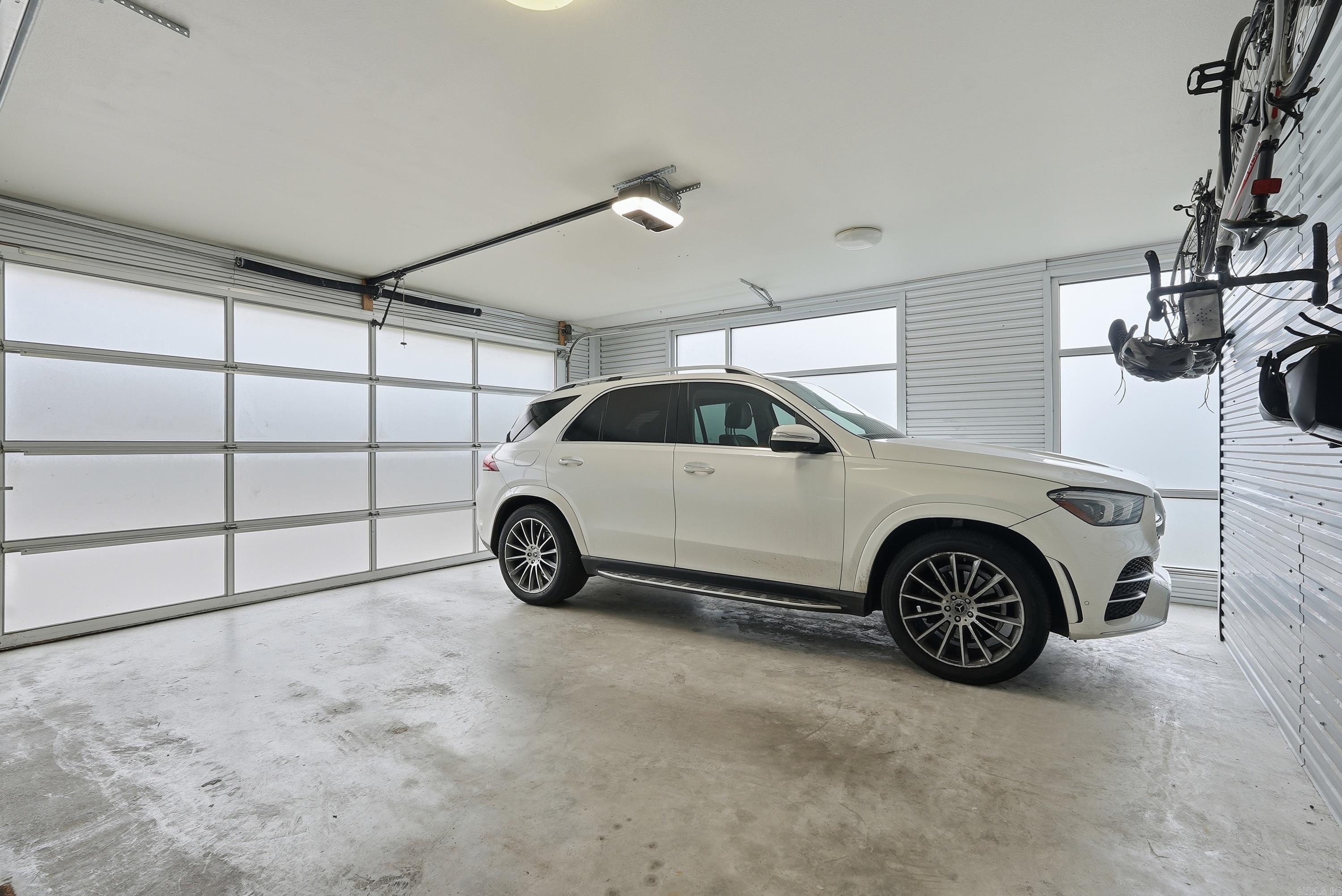 OAKWOOD MANOR - Residential