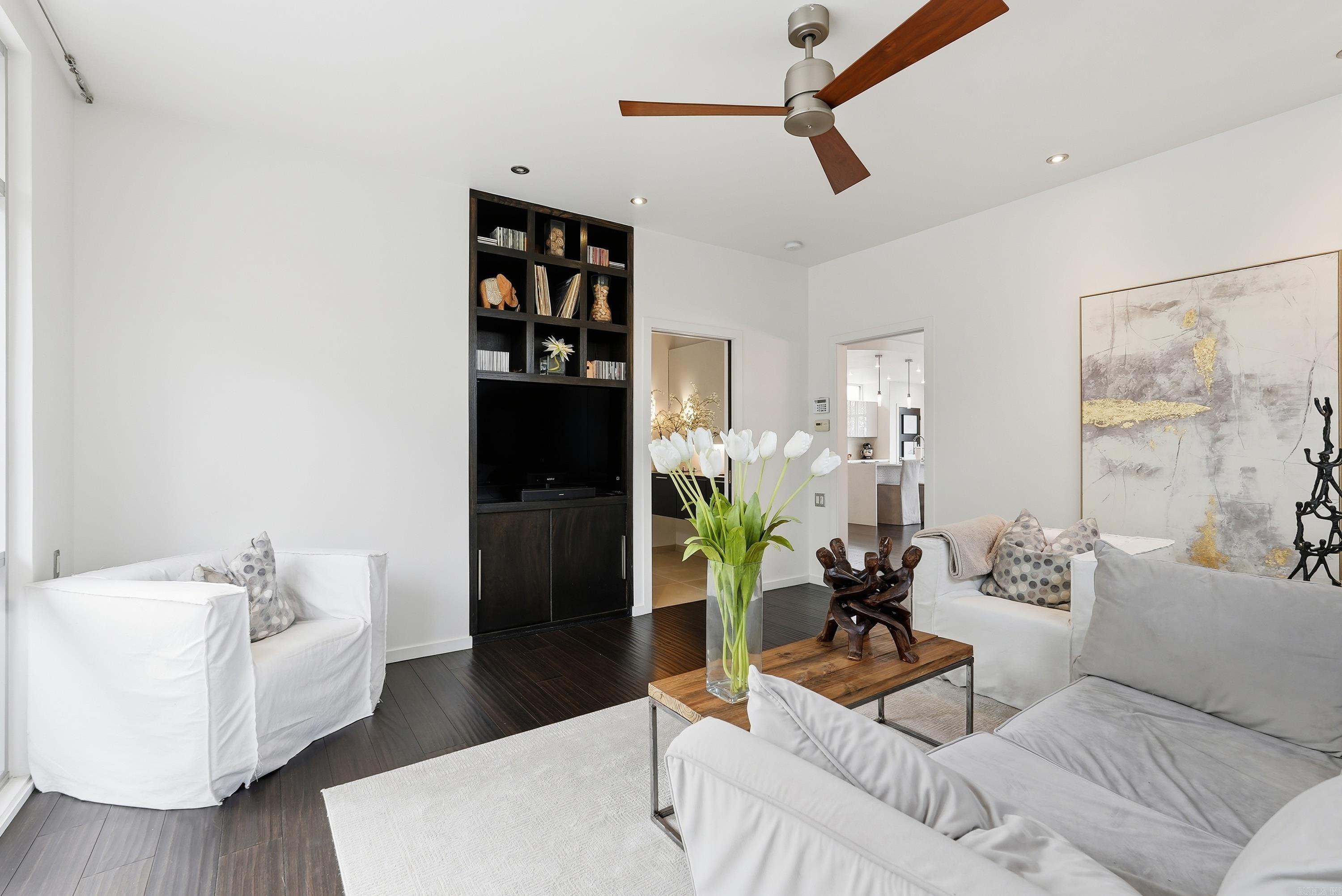 OAKWOOD MANOR - Residential