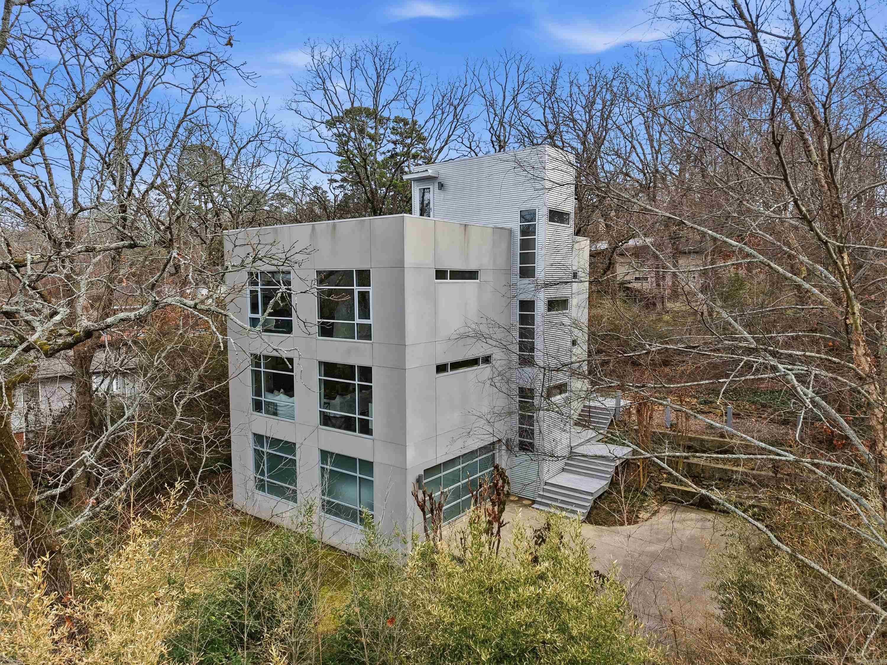 OAKWOOD MANOR - Residential