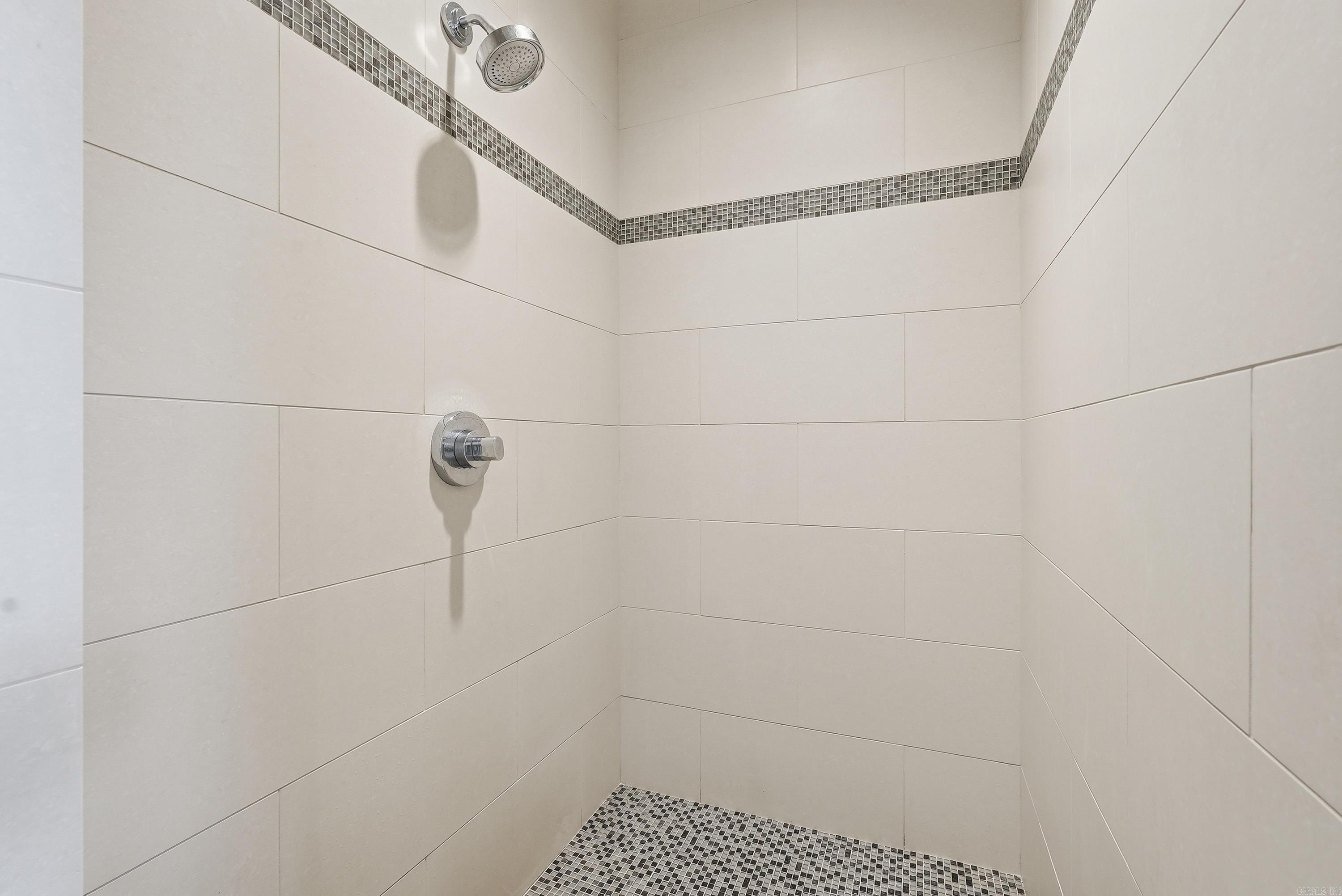 OAKWOOD MANOR - Residential