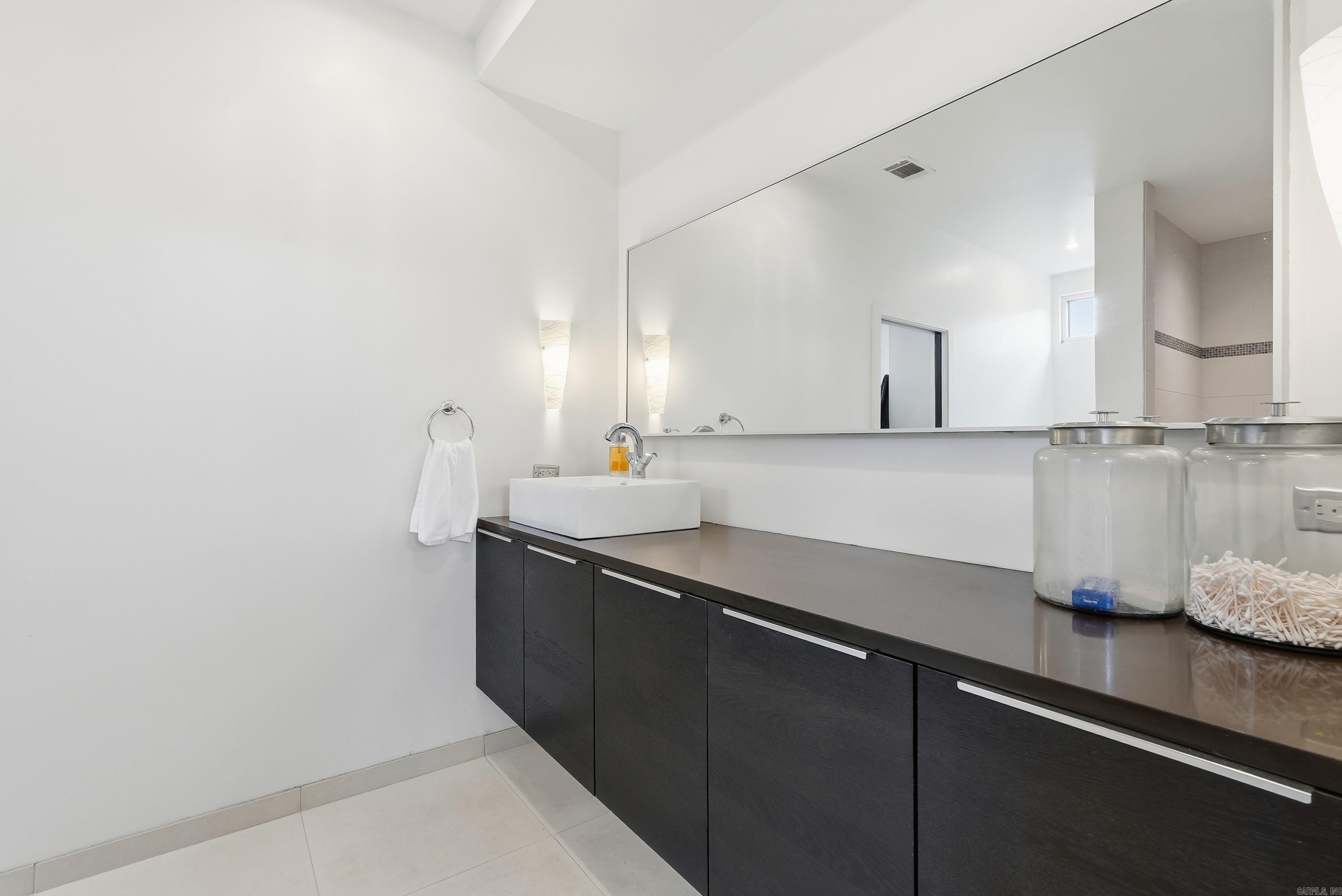 OAKWOOD MANOR - Residential