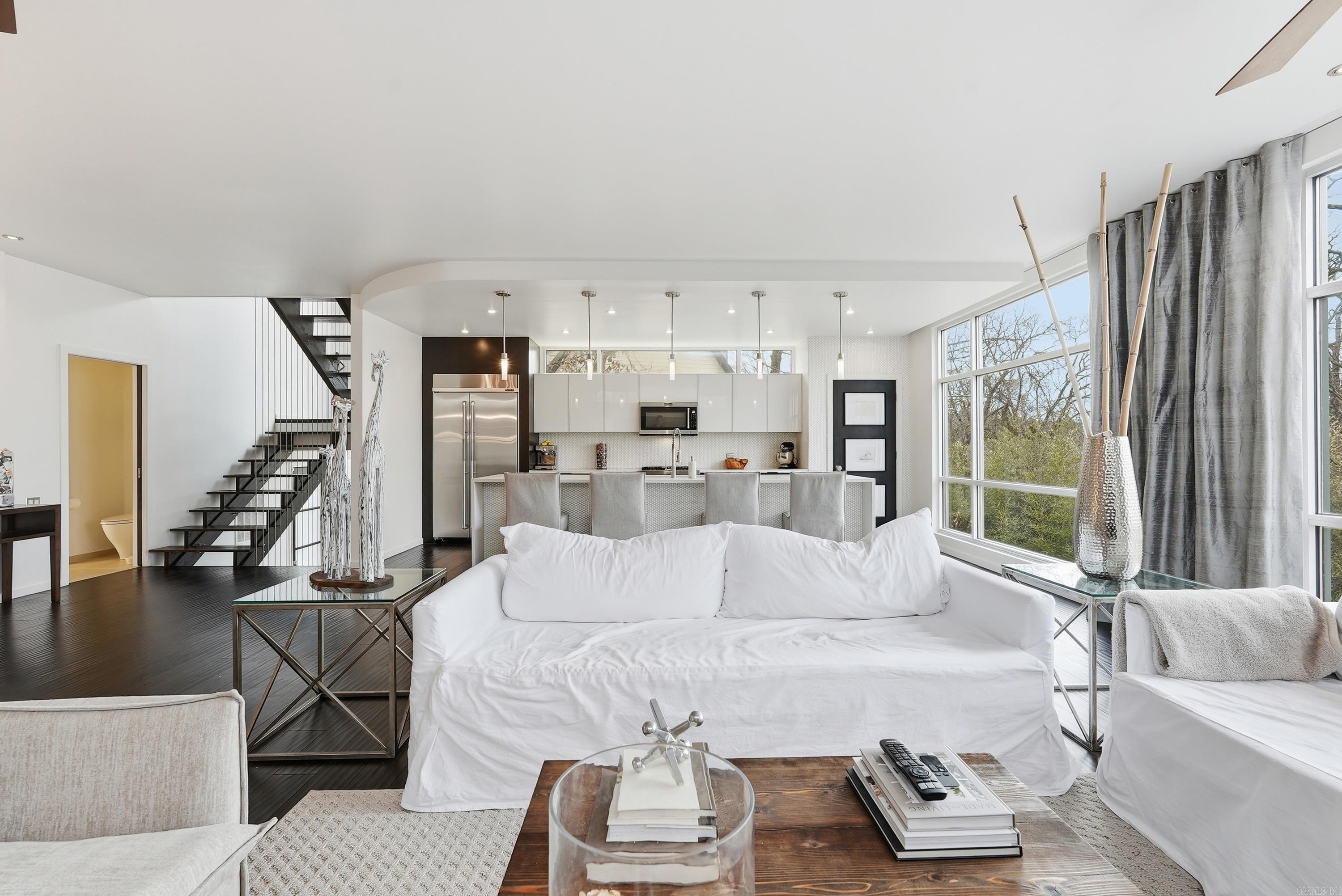 OAKWOOD MANOR - Residential