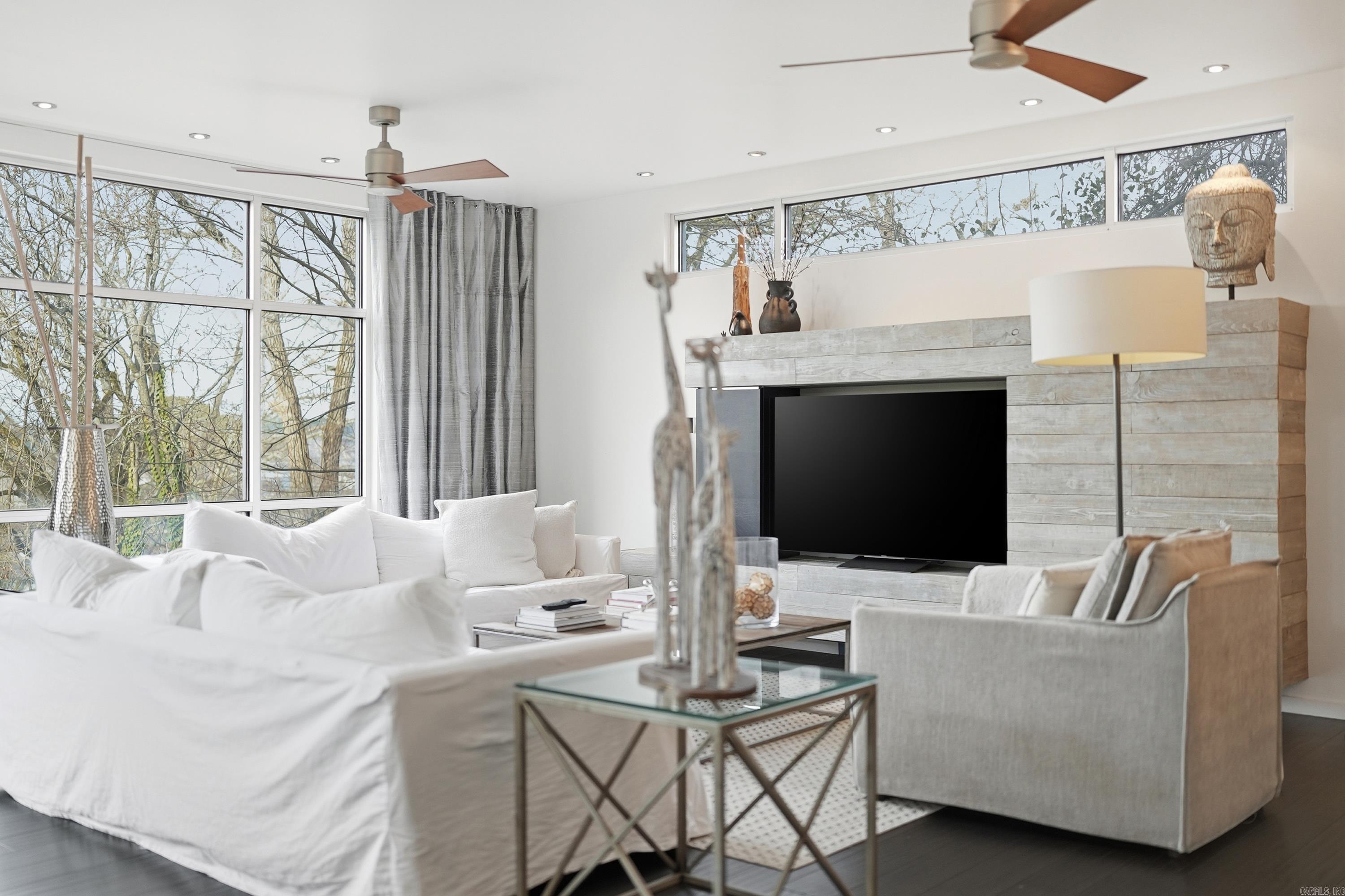 OAKWOOD MANOR - Residential