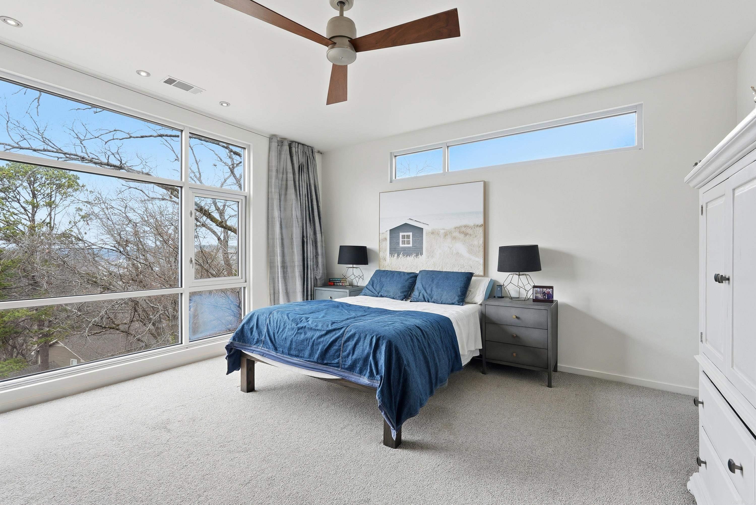 OAKWOOD MANOR - Residential