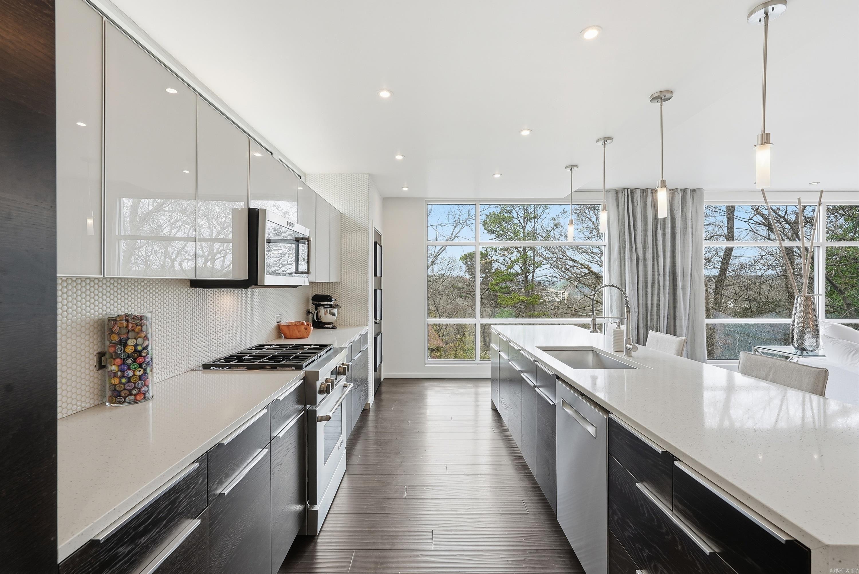 OAKWOOD MANOR - Residential