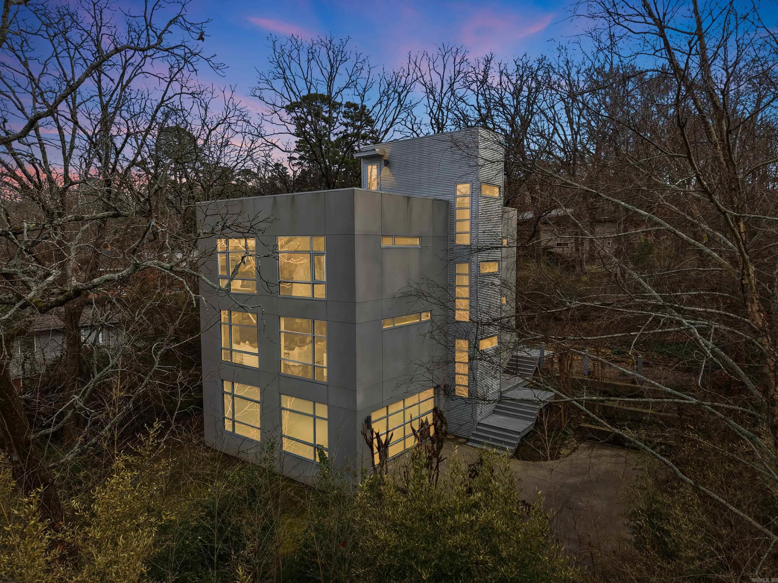 OAKWOOD MANOR - Residential