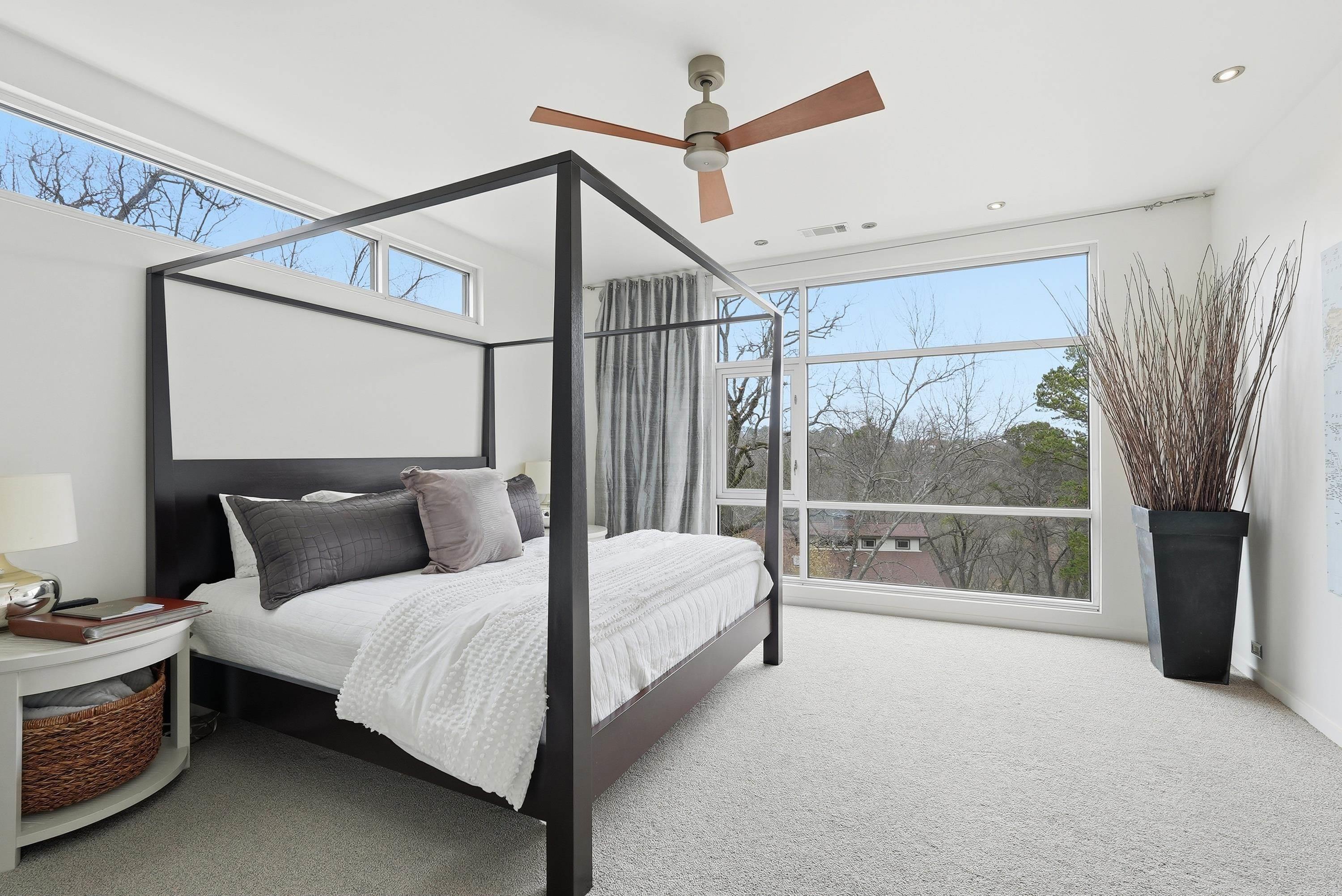 OAKWOOD MANOR - Residential