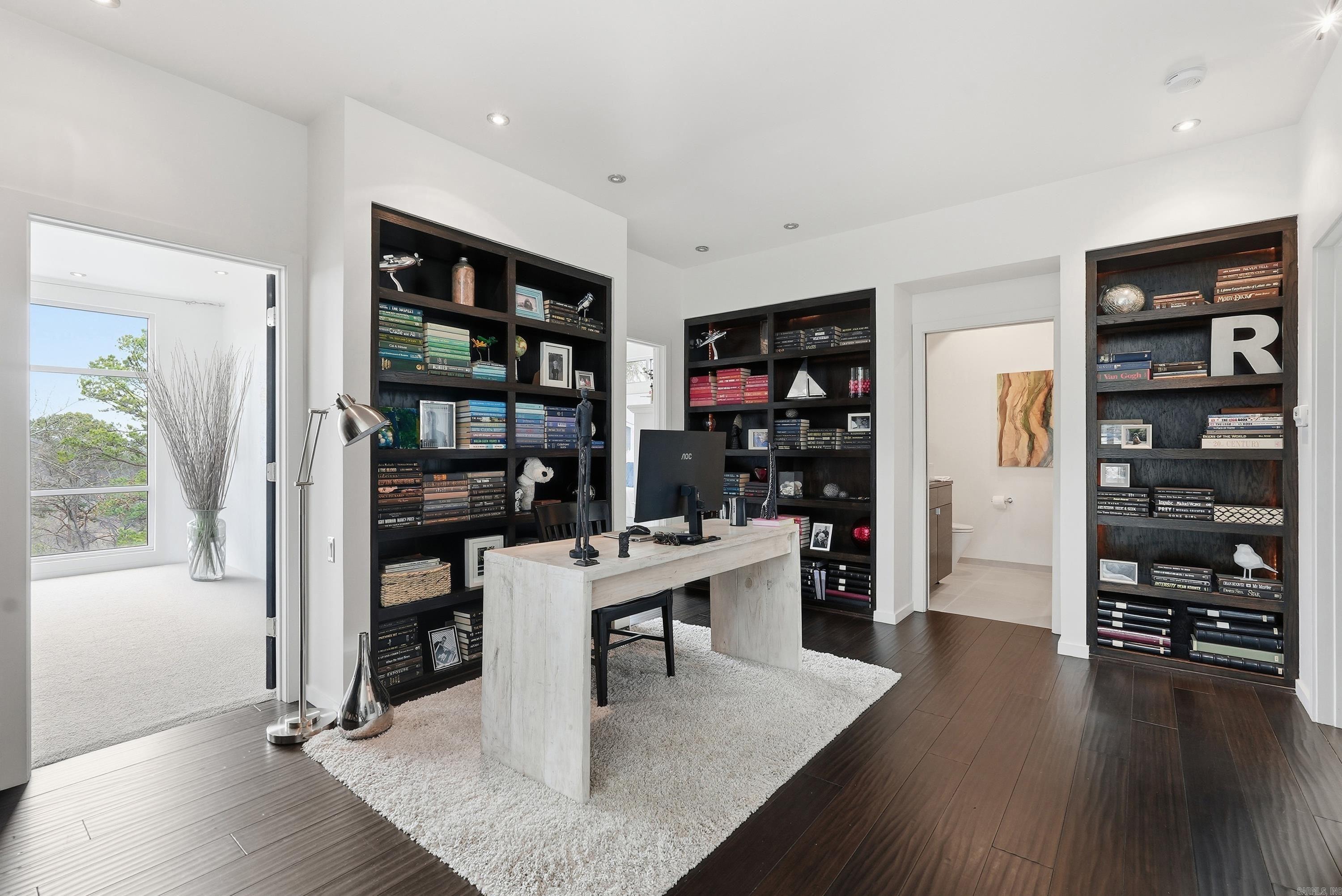 OAKWOOD MANOR - Residential