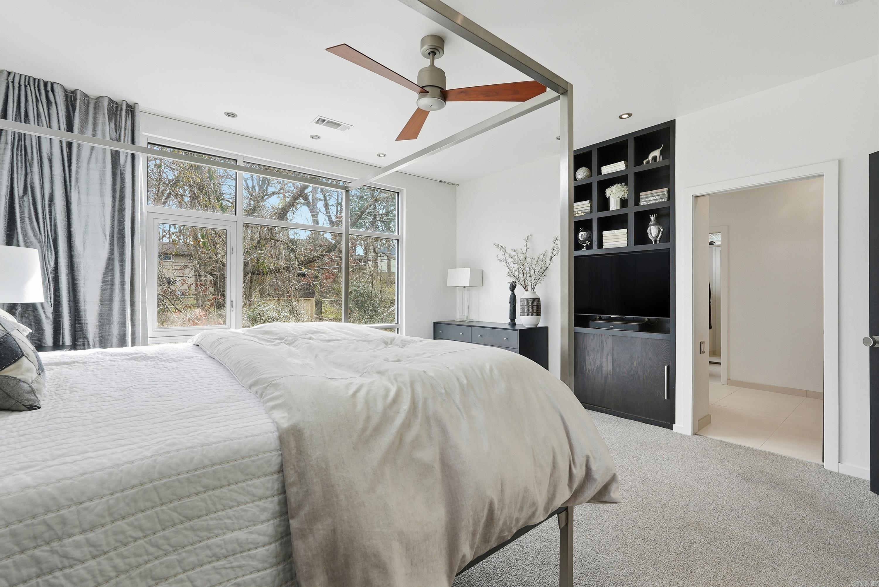 OAKWOOD MANOR - Residential