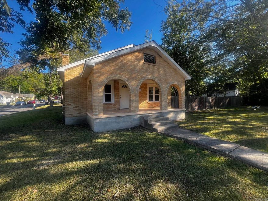 This cozy house features a lovely fireplace, perfect for cozying up on chilly evenings. The fenced-in yard provides privacy and a safe space for outdoor activities. With its super cute appeal, this home is sure to steal your heart. Don't miss out on the opportunity to make this house your new home sweet home. No pets. All Prime Realty and Property Management residents are enrolled in the Resident Benefits Package (RBP) for $50.00/month which includes liability insurance, credit building to help boost the resident’s credit score with timely rent payments, up to $1M Identity Theft Protection, HVAC air filter delivery (for applicable properties), move-in concierge service making utility connection and home service setup a breeze during your move-in, our best-in-class resident rewards program, on-demand pest control, and much more! More details upon application.