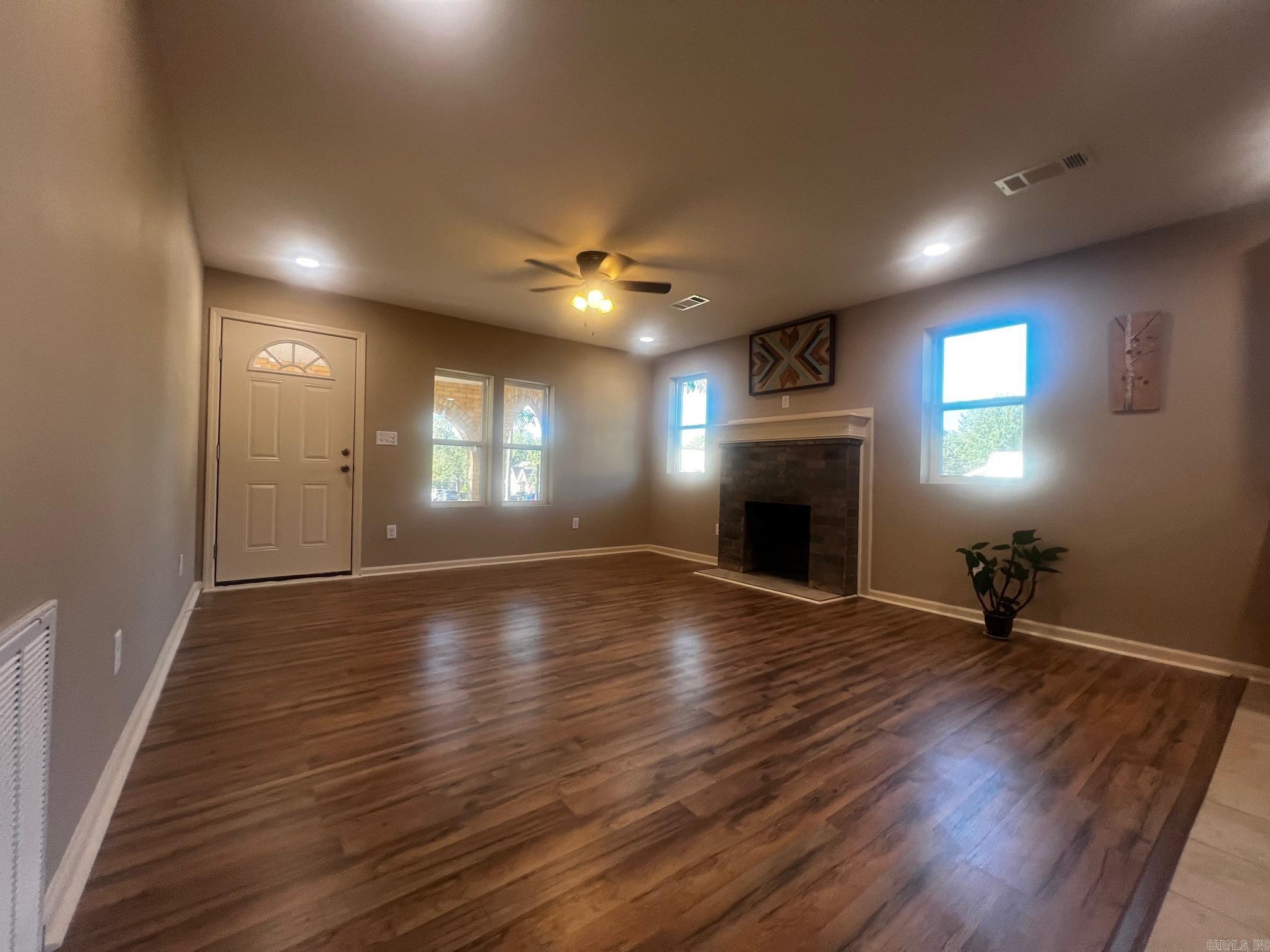 Stinnetts - Residential Lease