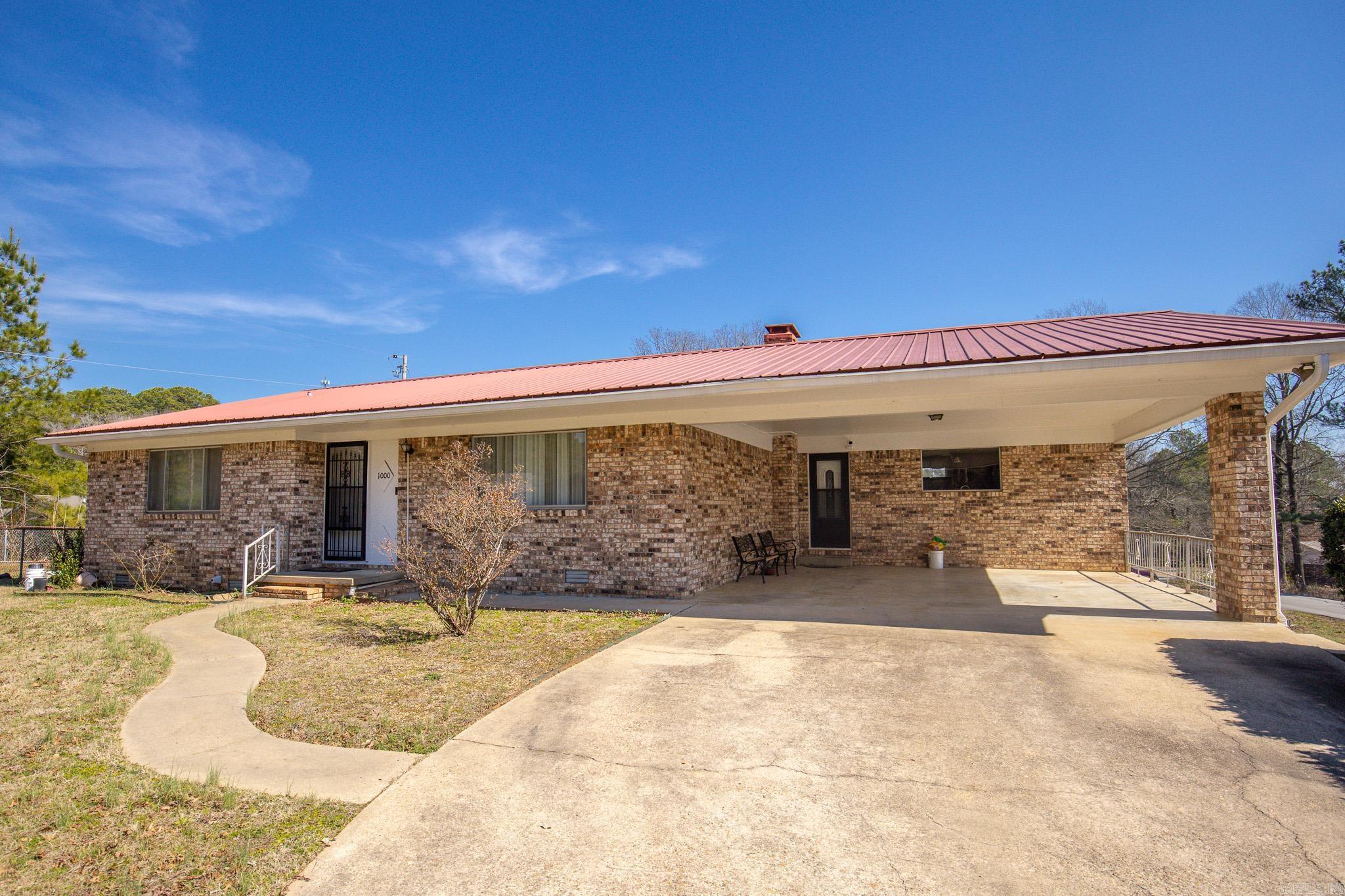 PINE GROVE - Residential