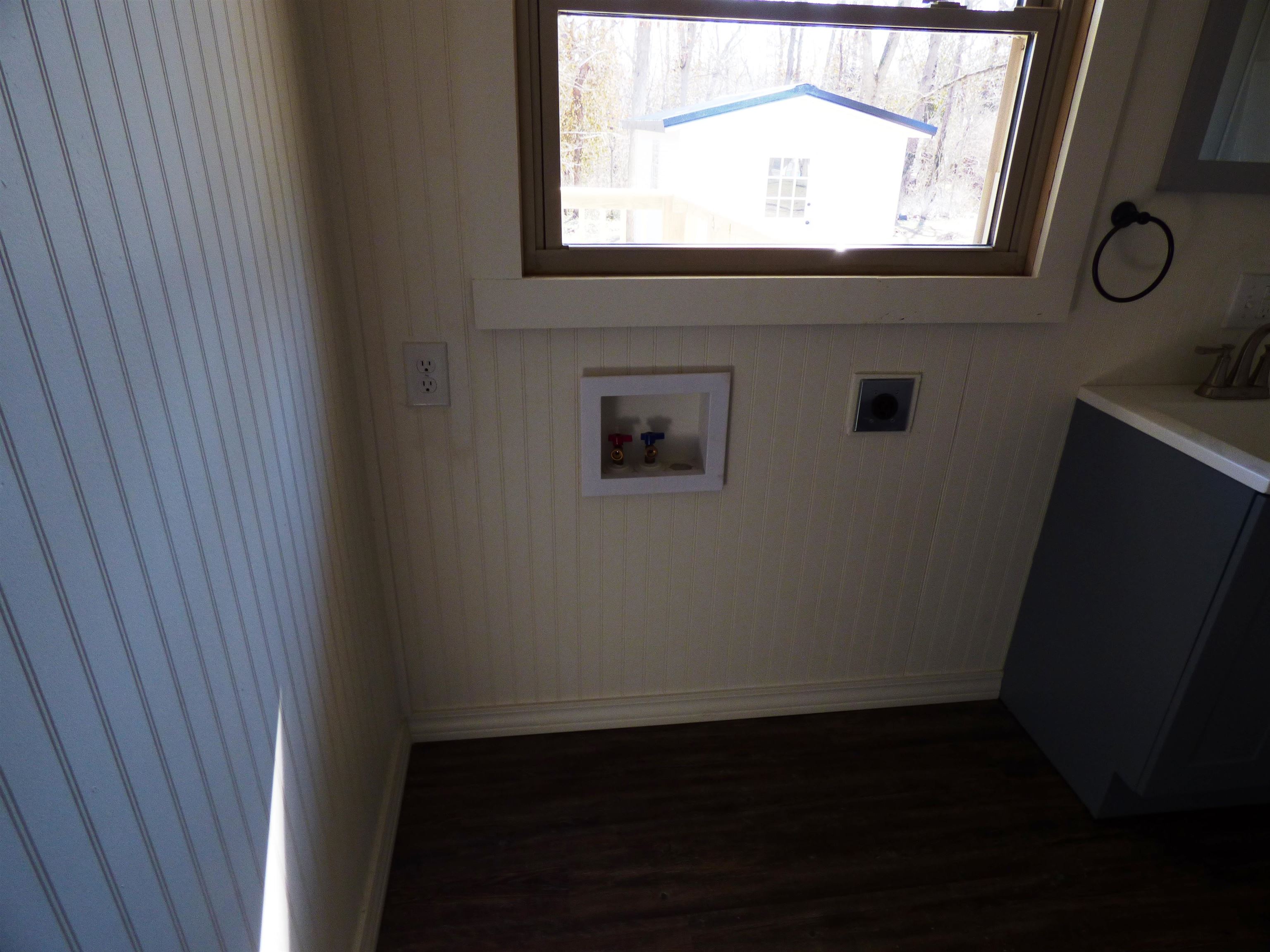 Dakota Second - Residential Lease