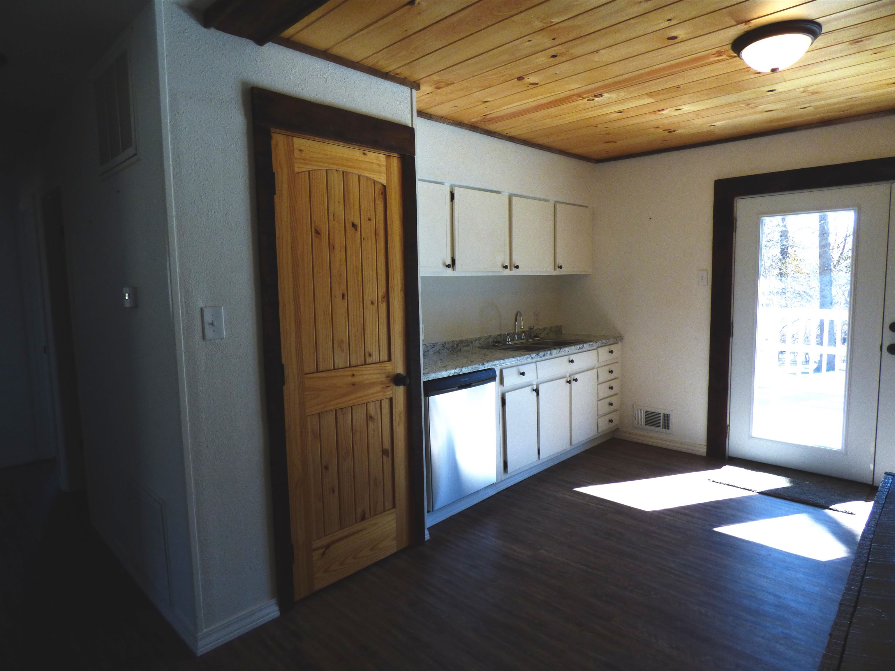 Dakota Second - Residential Lease