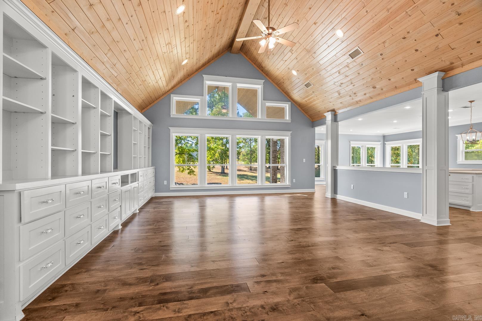 SPRINGHILL VALLEY ESTATES - Residential