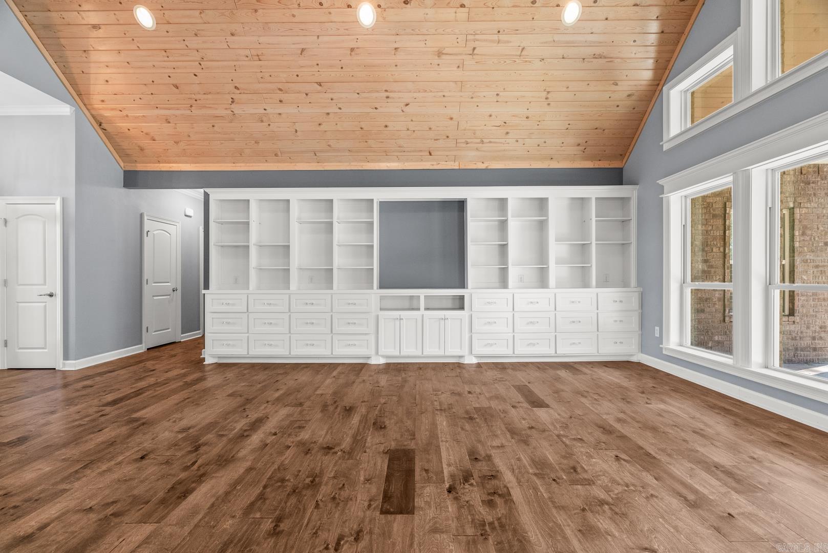 SPRINGHILL VALLEY ESTATES - Residential