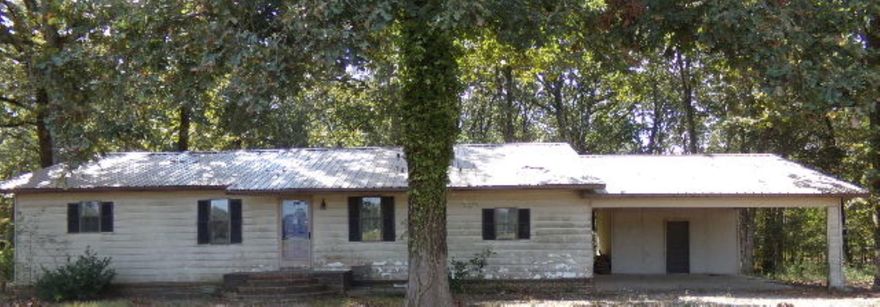 Charming 3 bedroom,2 bath home with open floor plan.With your personal touch it can be the perfect dream home.All offers must be submitted on PROPOFFER.COM by Buyer's agent.There will be minimum EMD of 1% of the purchase or $1000,whichever is greater.Buyer's agent is to pay $150 offer management fee at closing of an accepted offer.