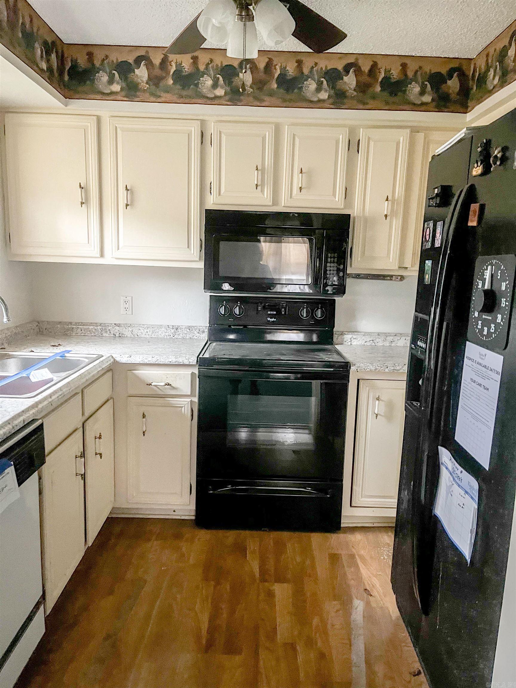 Madrid Courts - Residential