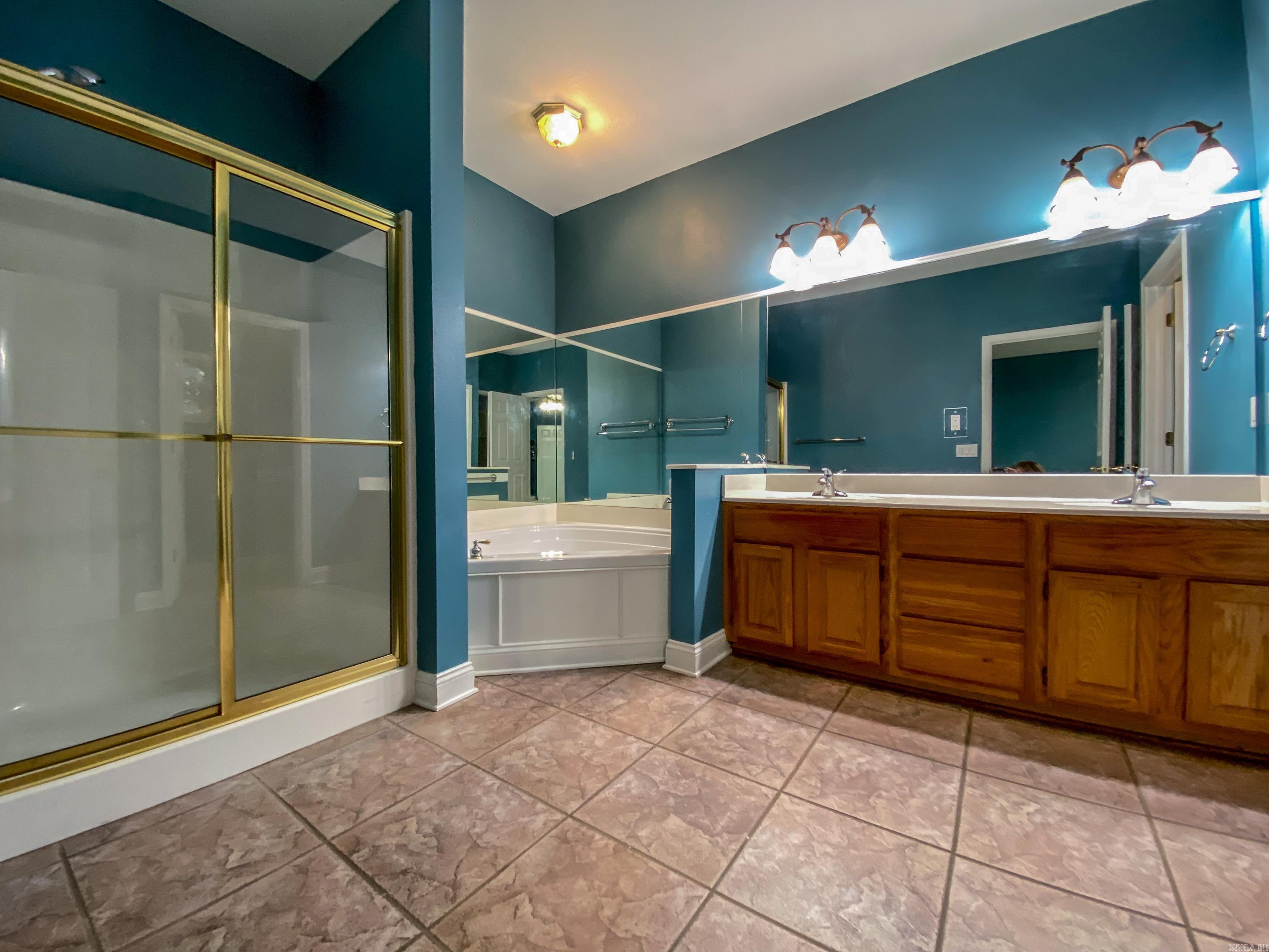 SHADY WOODS - Residential