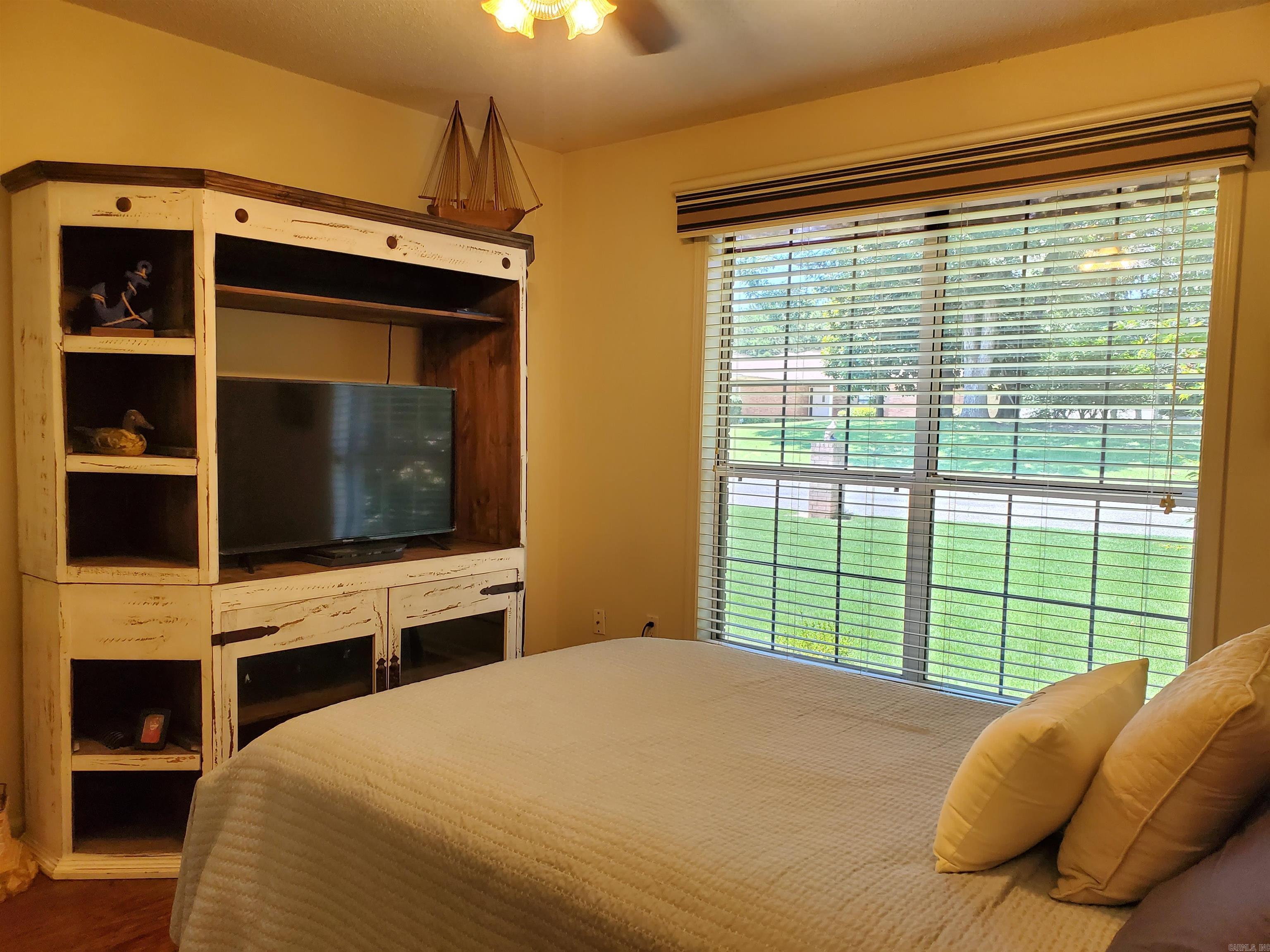 Thornton Ferry Estates - Residential