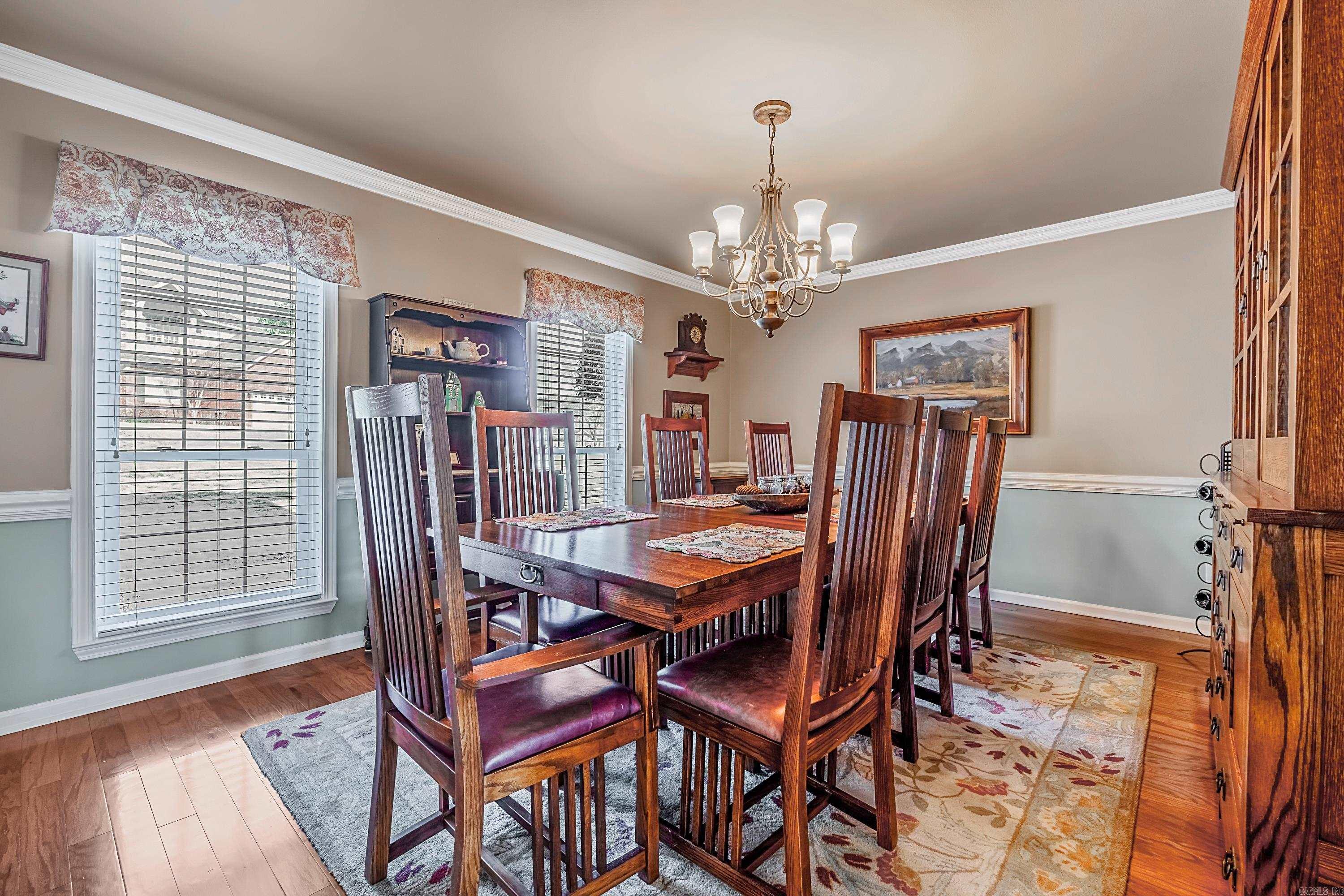 SECLUDED HILLS - Residential