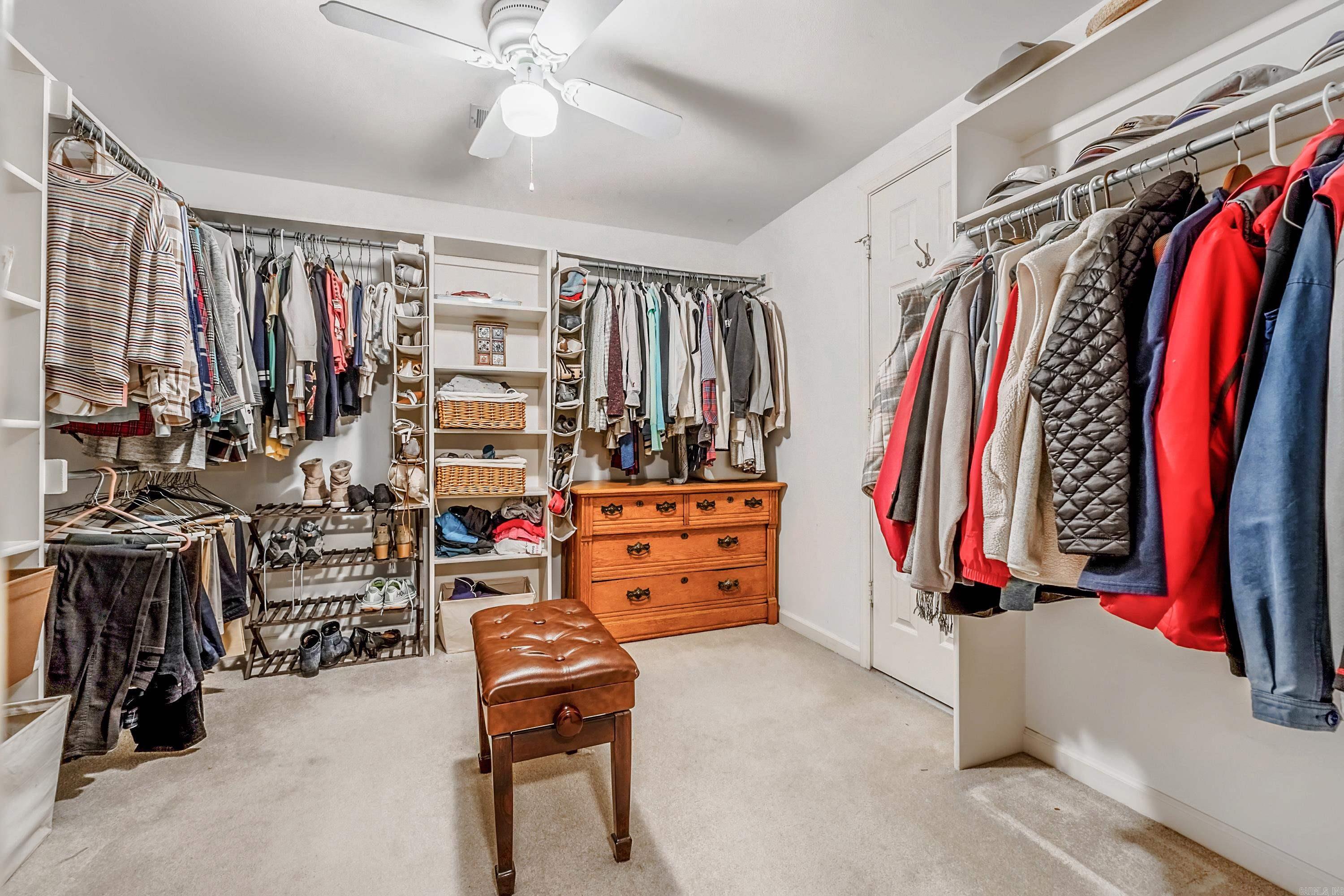 SECLUDED HILLS - Residential