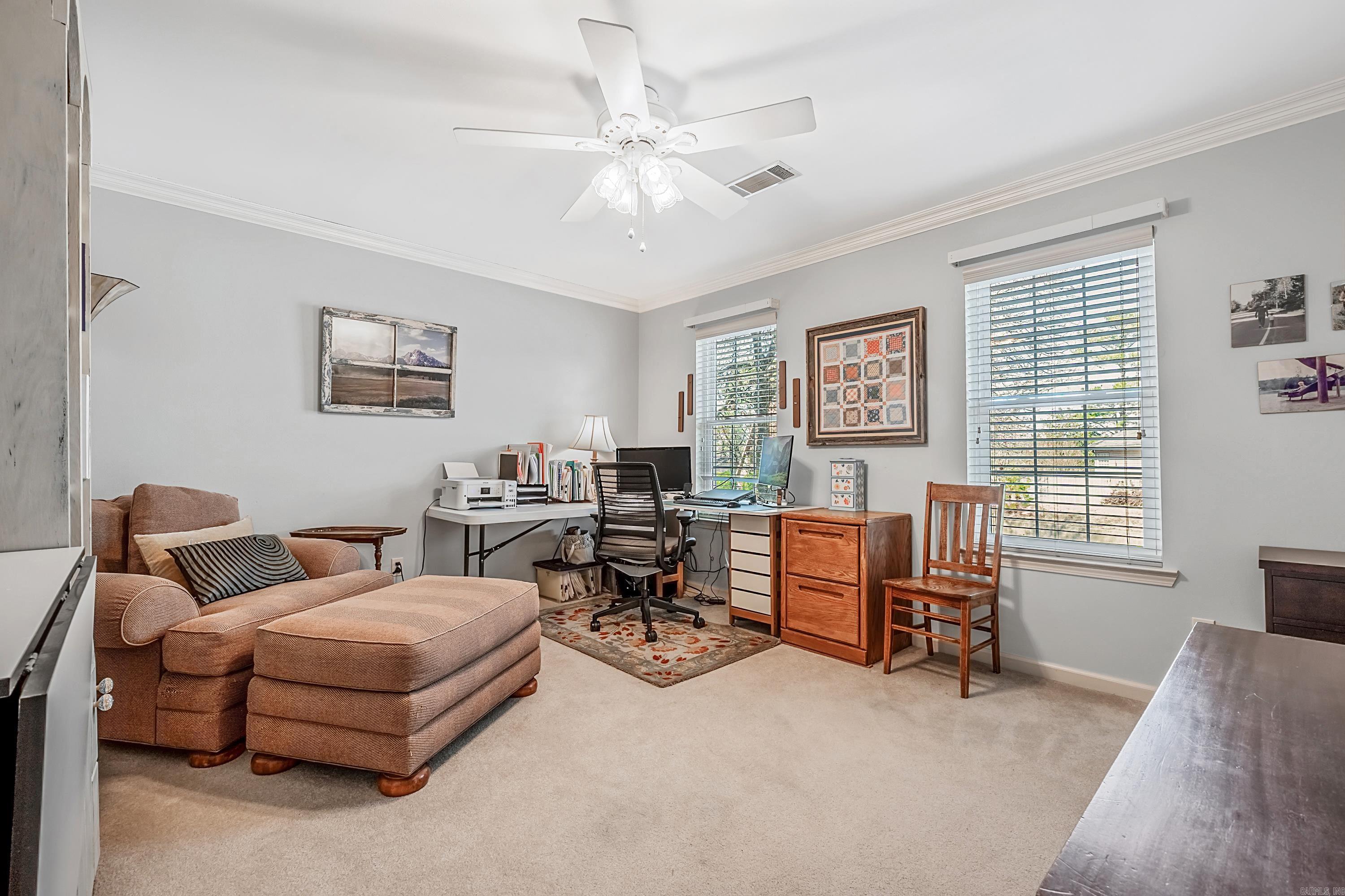 SECLUDED HILLS - Residential