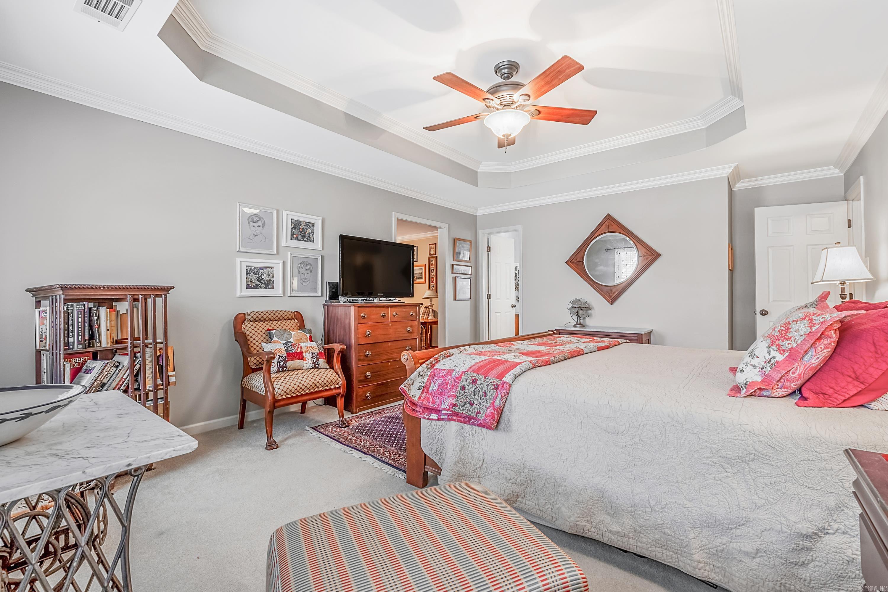 SECLUDED HILLS - Residential